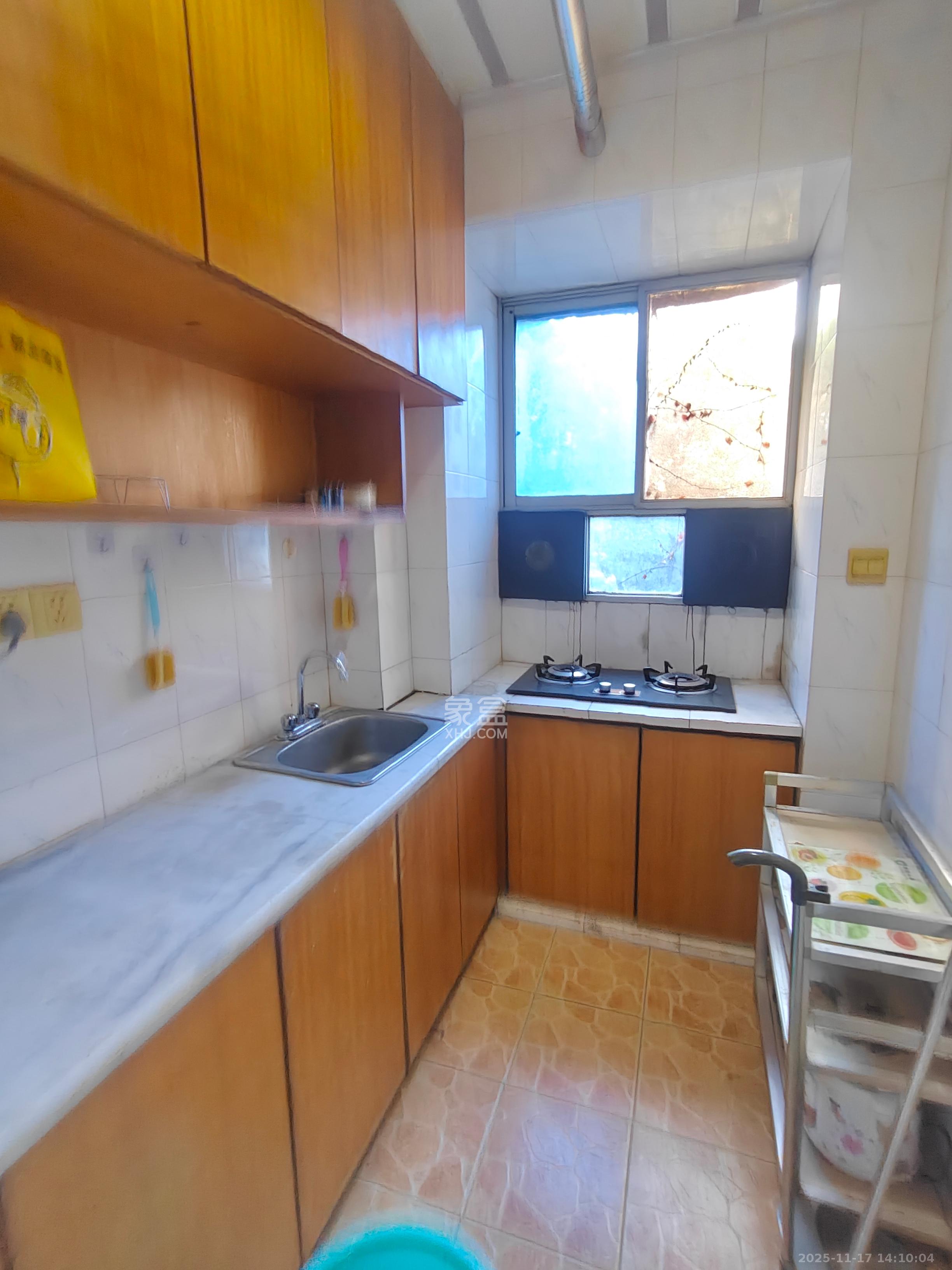 中国铝业单位宿舍 2室1厅1卫 2200.0元/月 中国铝业单位宿舍 2室1厅1卫 2200.0元/月室内图