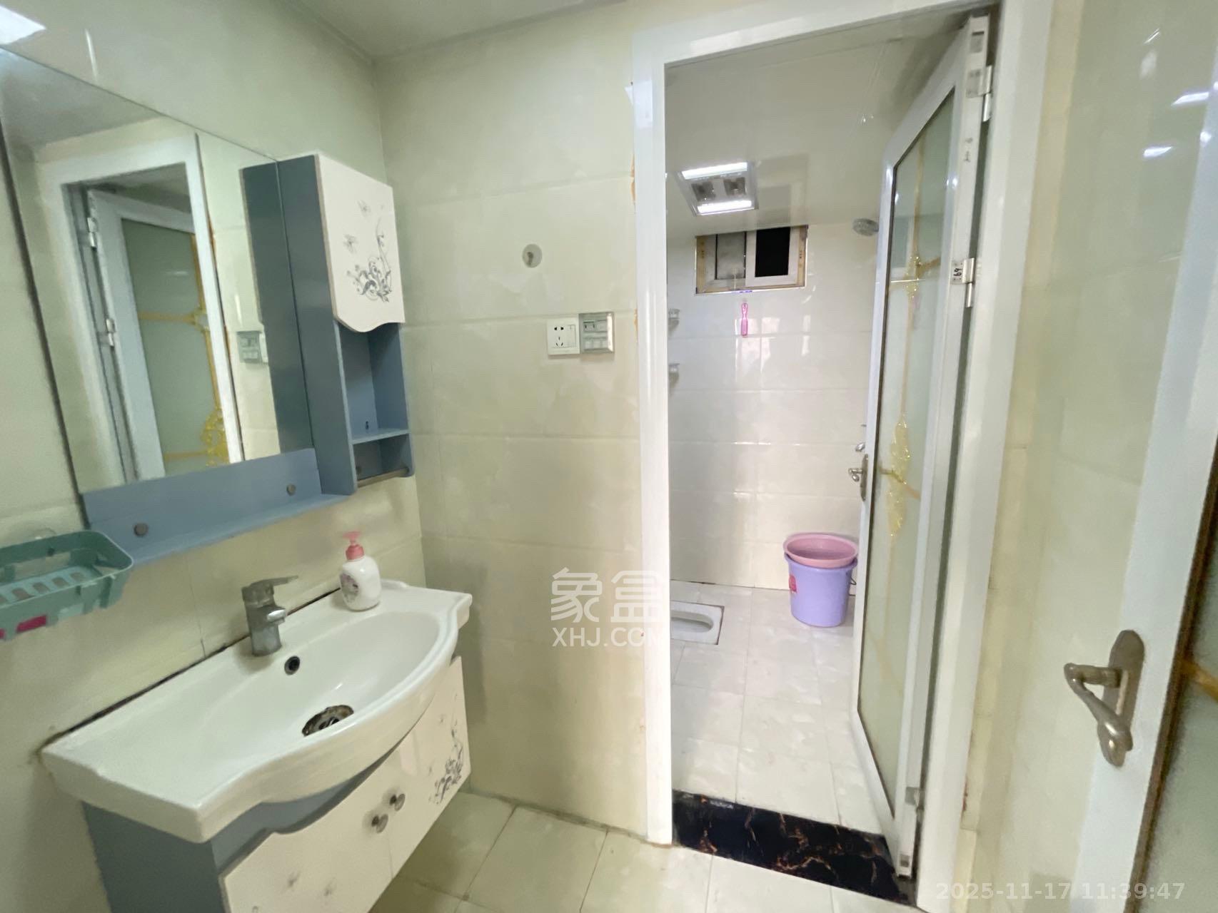 华银园  2室1厅1卫    1800.0元/月室内图