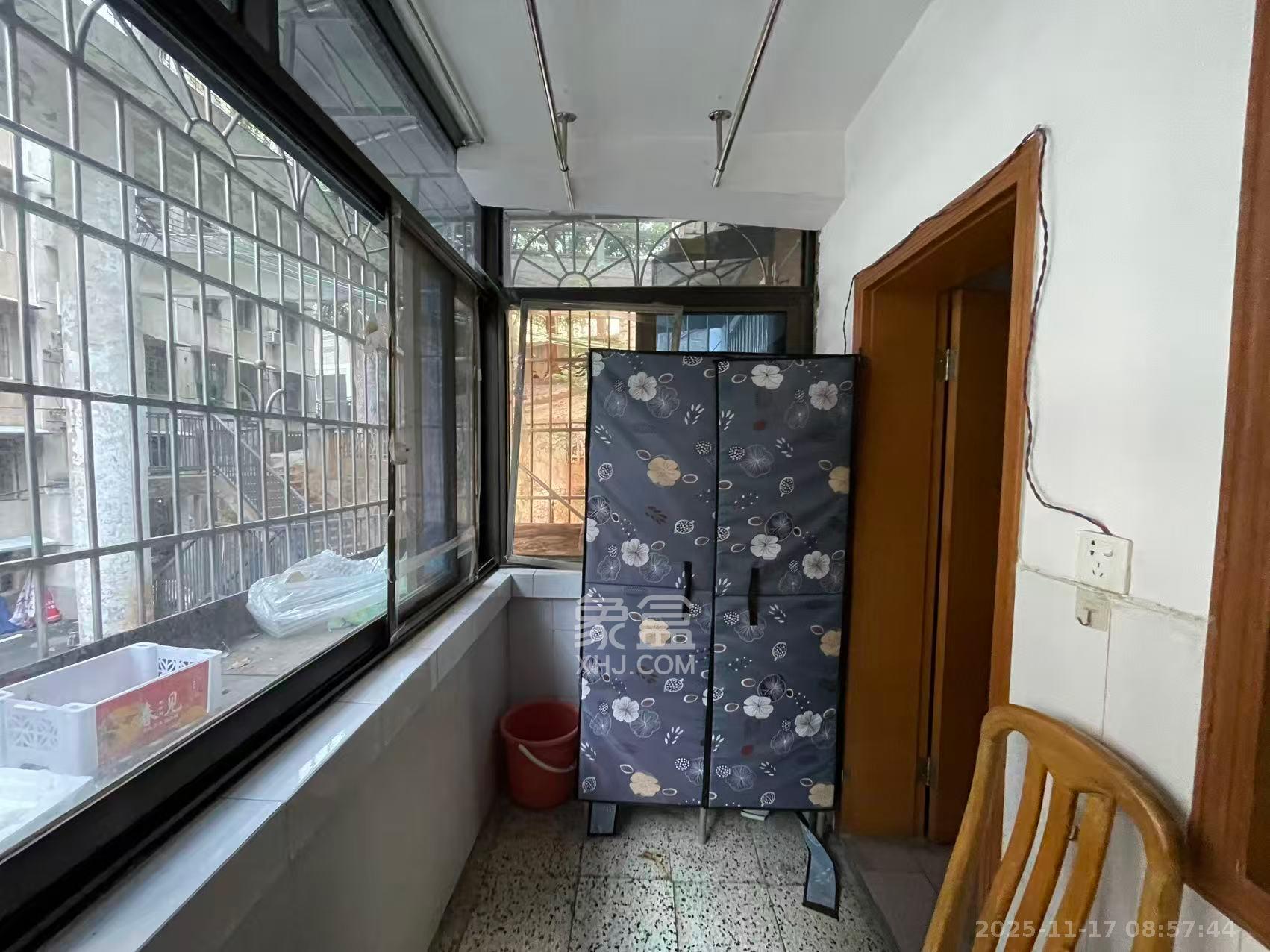 十五中单位宿舍  2室1厅1卫    1500.0元/月室内图