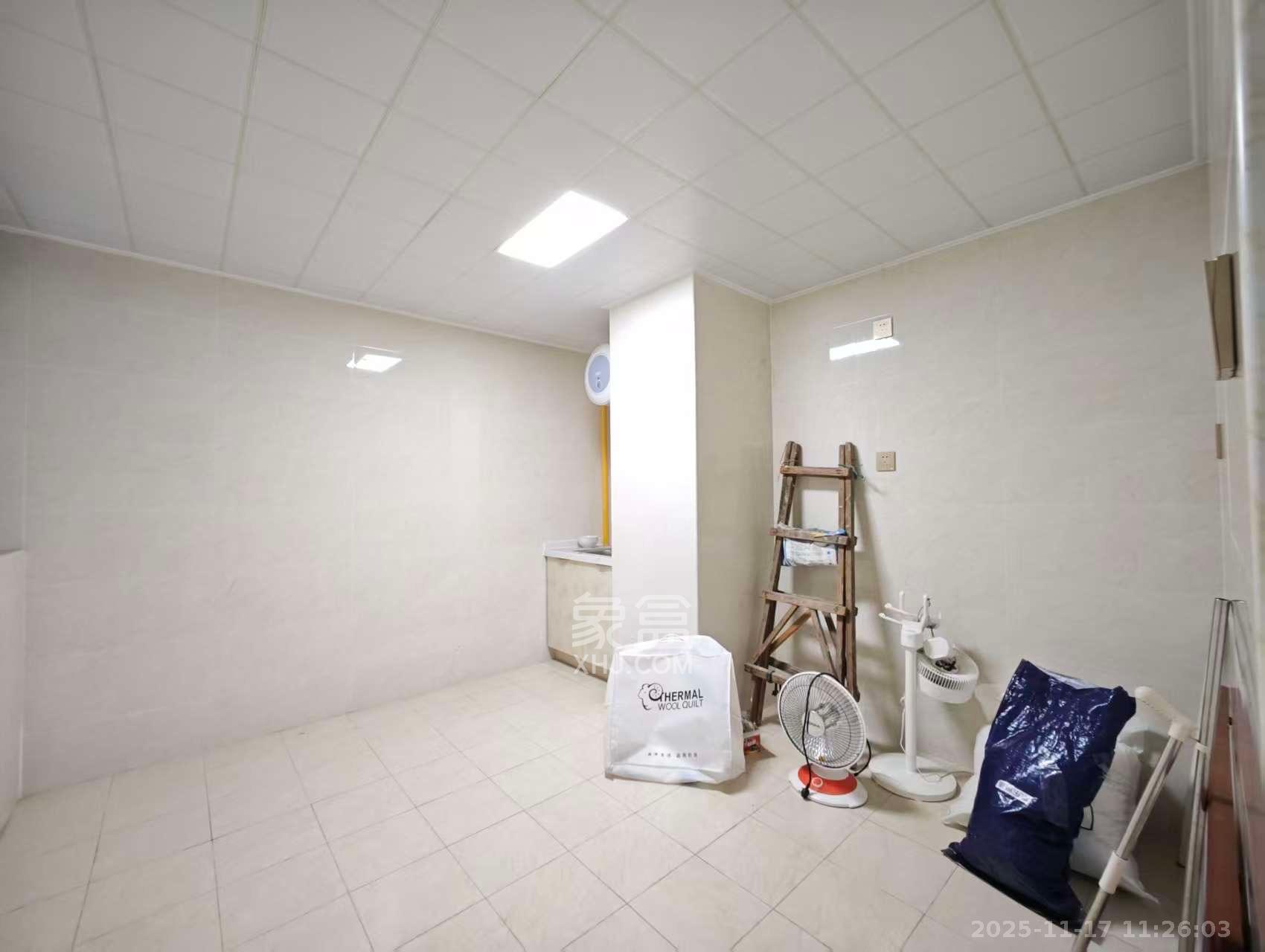 财富港湾(绿领大厦) 3室2厅1卫 2500.0元/月 财富港湾(绿领大厦) 3室2厅1卫 2500.0元/月室内图