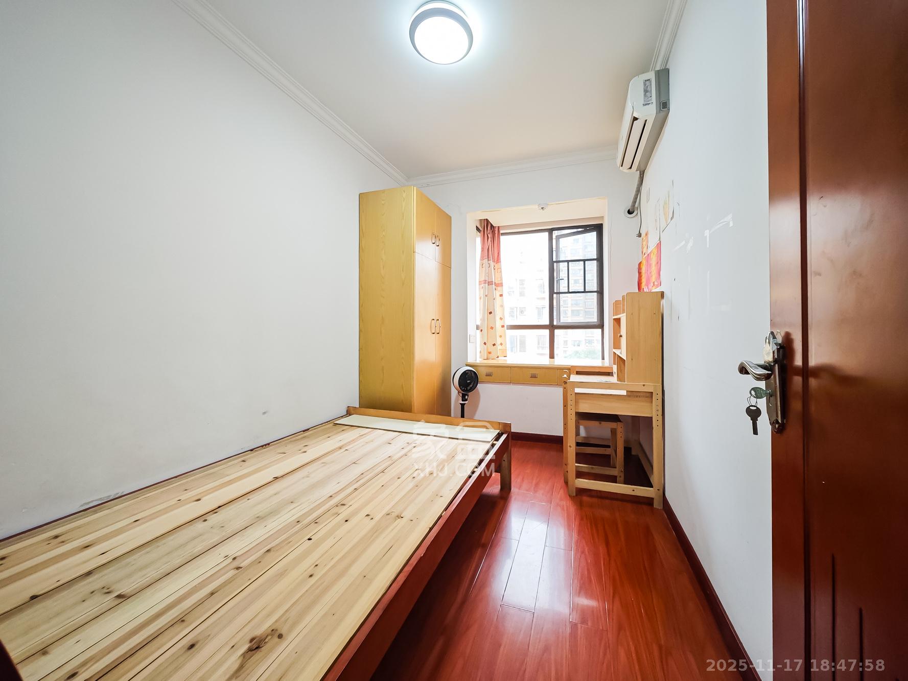 山语城二期  3室2厅1卫    62.8万卧室