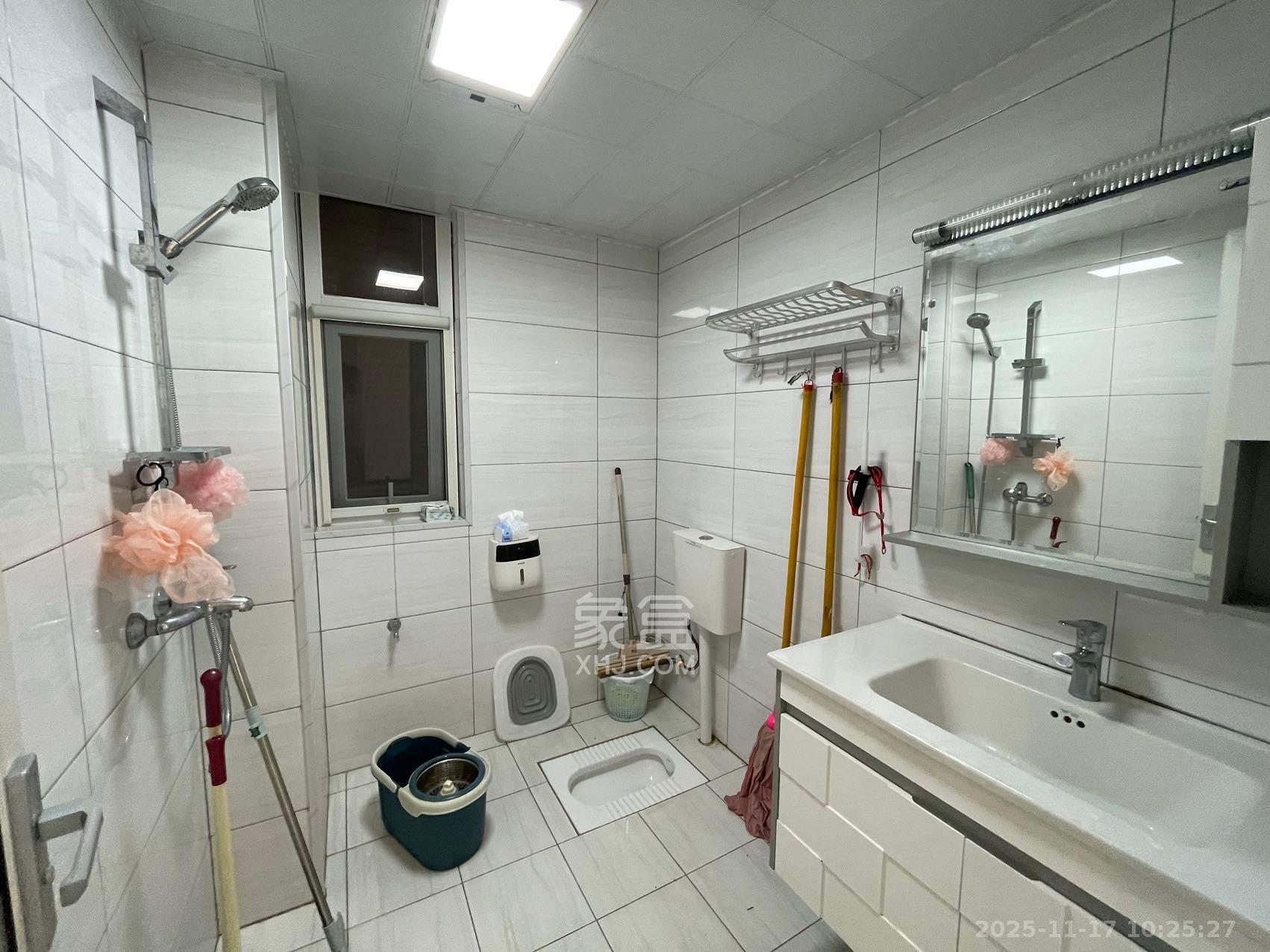 北辰三角洲C2区  3室2厅1卫    4000.0元/月室内图