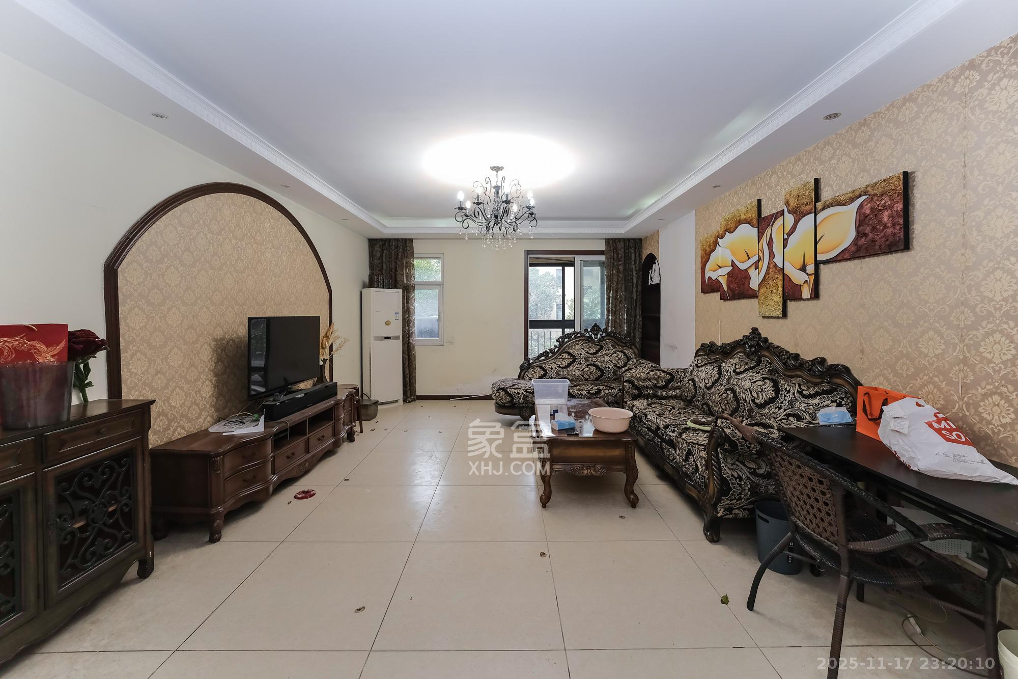 郡原居里  3室2厅2卫    101.0万