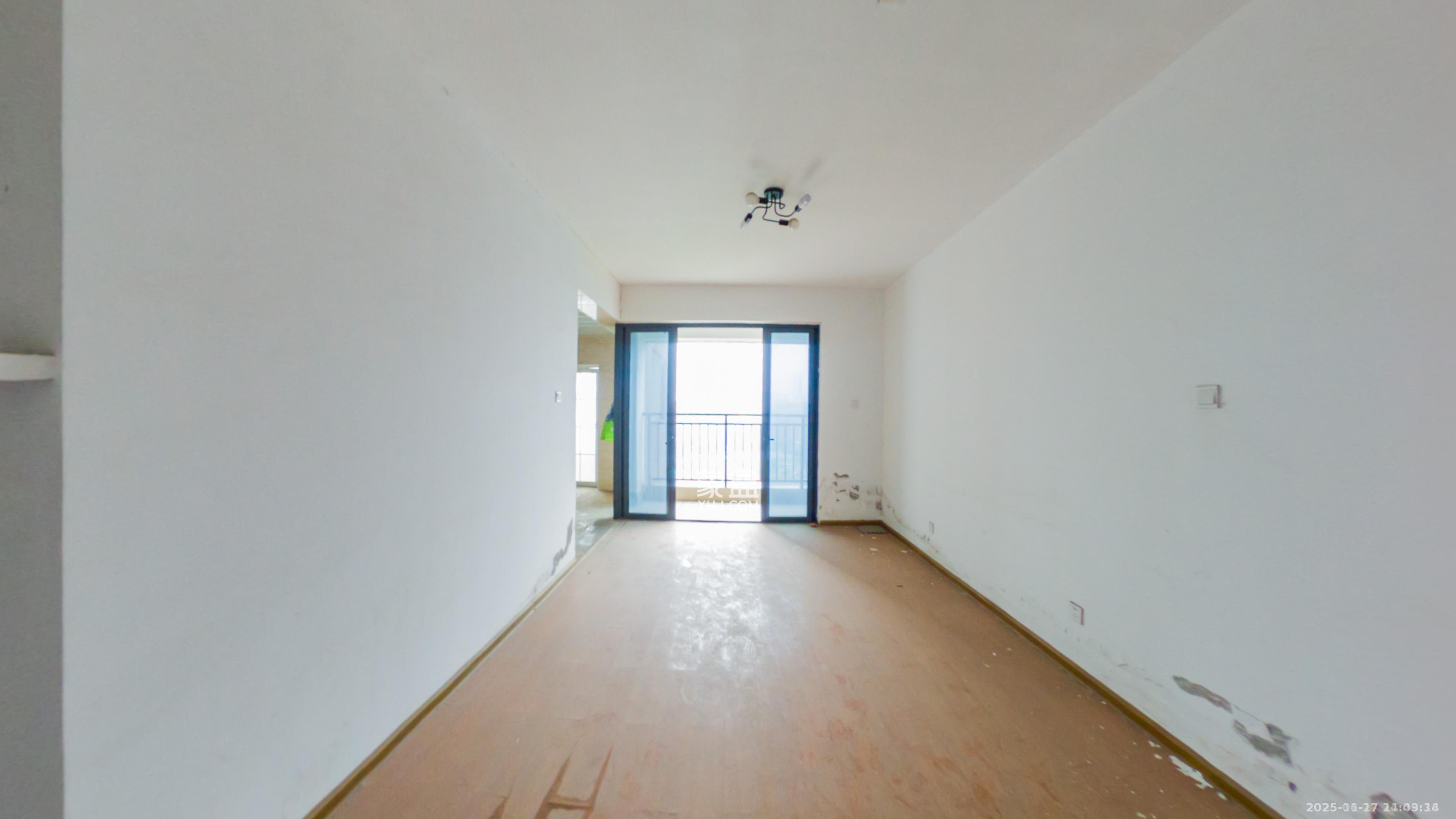 京武浪琴山一、二期 4室2厅2卫 4000.0元/月 京武浪琴山一、二期 4室2厅2卫 4000.0元/月室内图