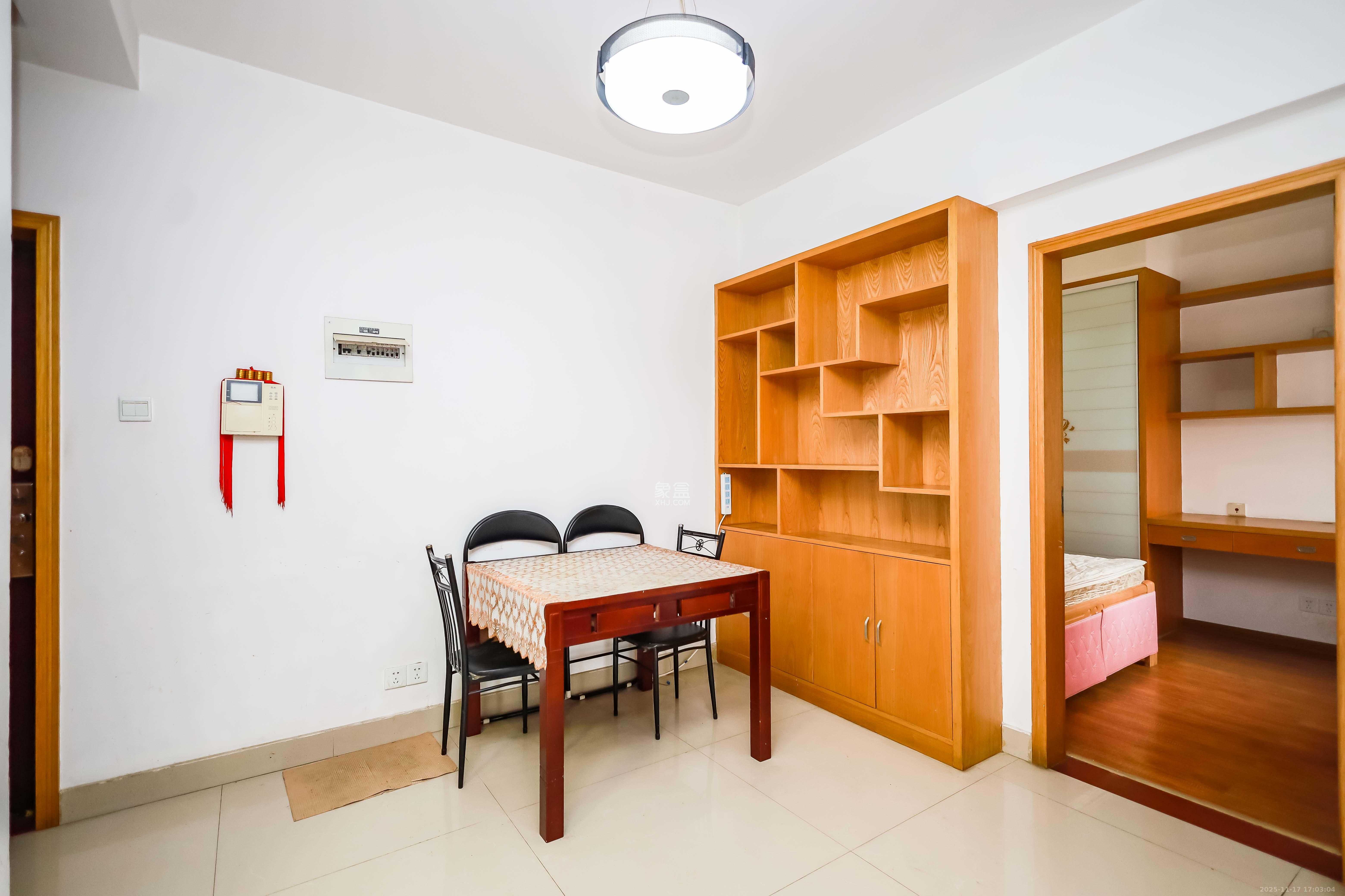 西城龙庭 2室2厅1卫 69.8万 西城龙庭 2室2厅1卫 69.8万客厅