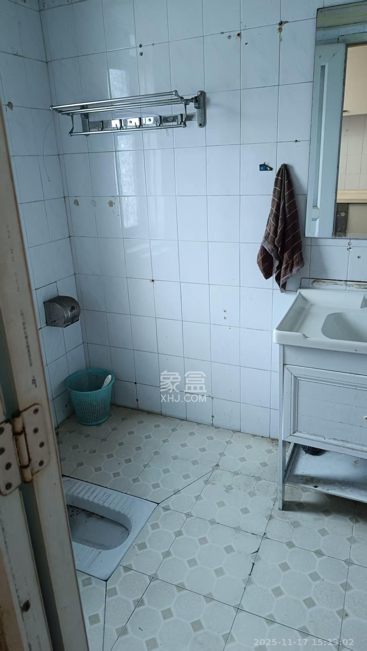 建湘新村  3室1厅1卫    1800.0元/月室内图