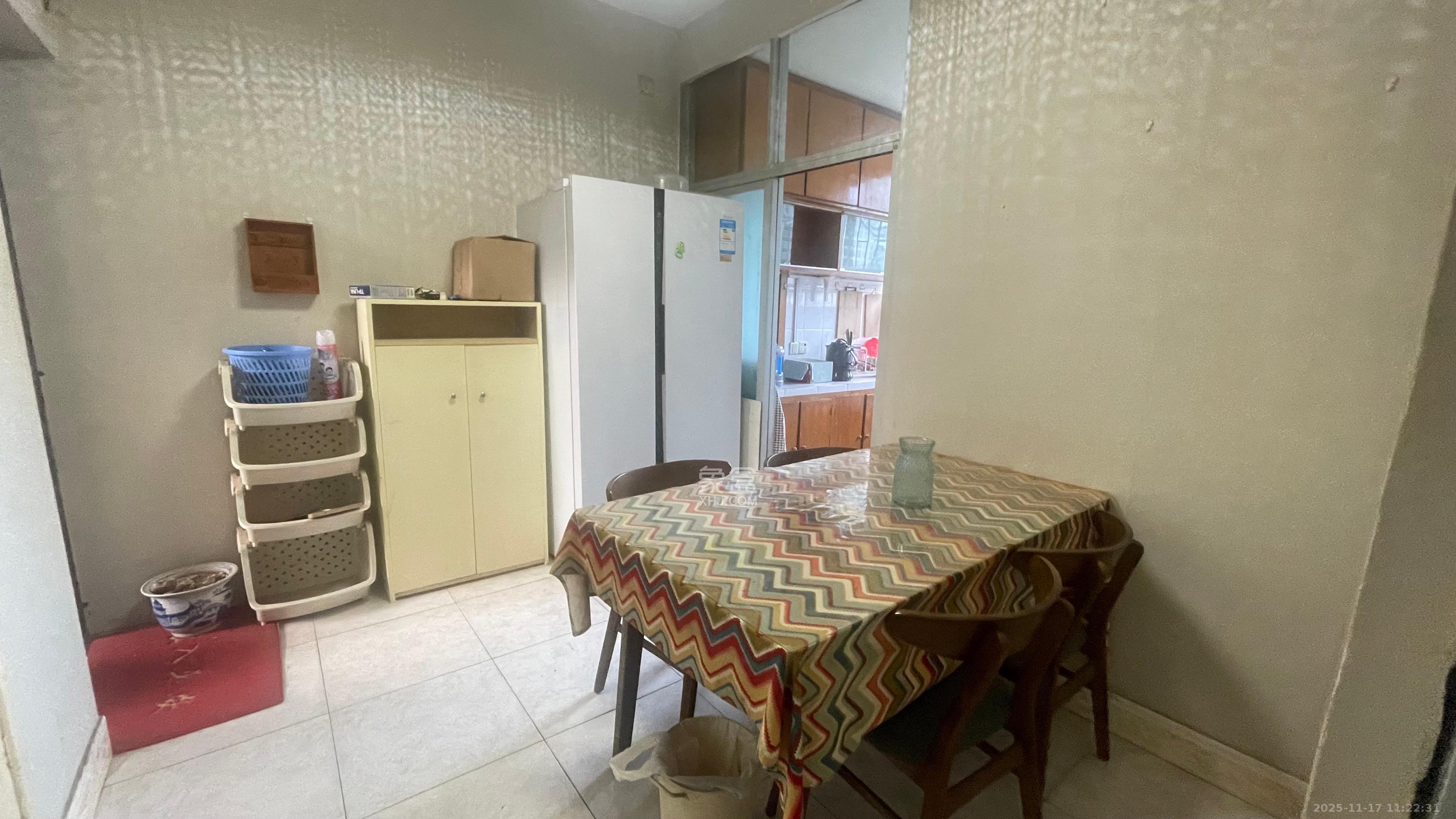 输变电局宿舍 1室2厅1卫 1500.0元/月 输变电局宿舍 1室2厅1卫 1500.0元/月室内图