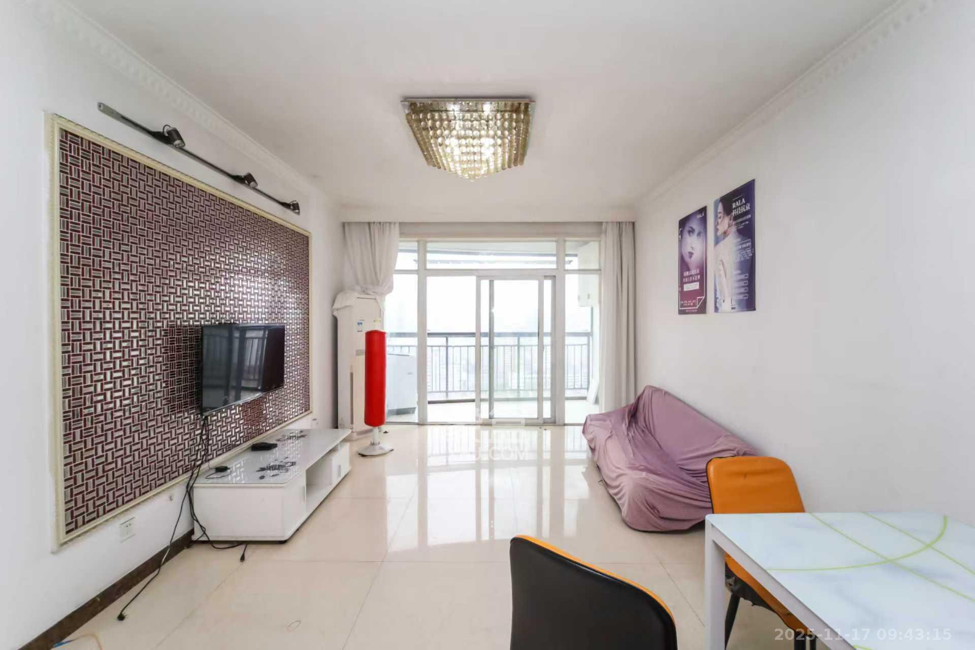 先锋东外滩  2室2厅1卫    2100.0元/月