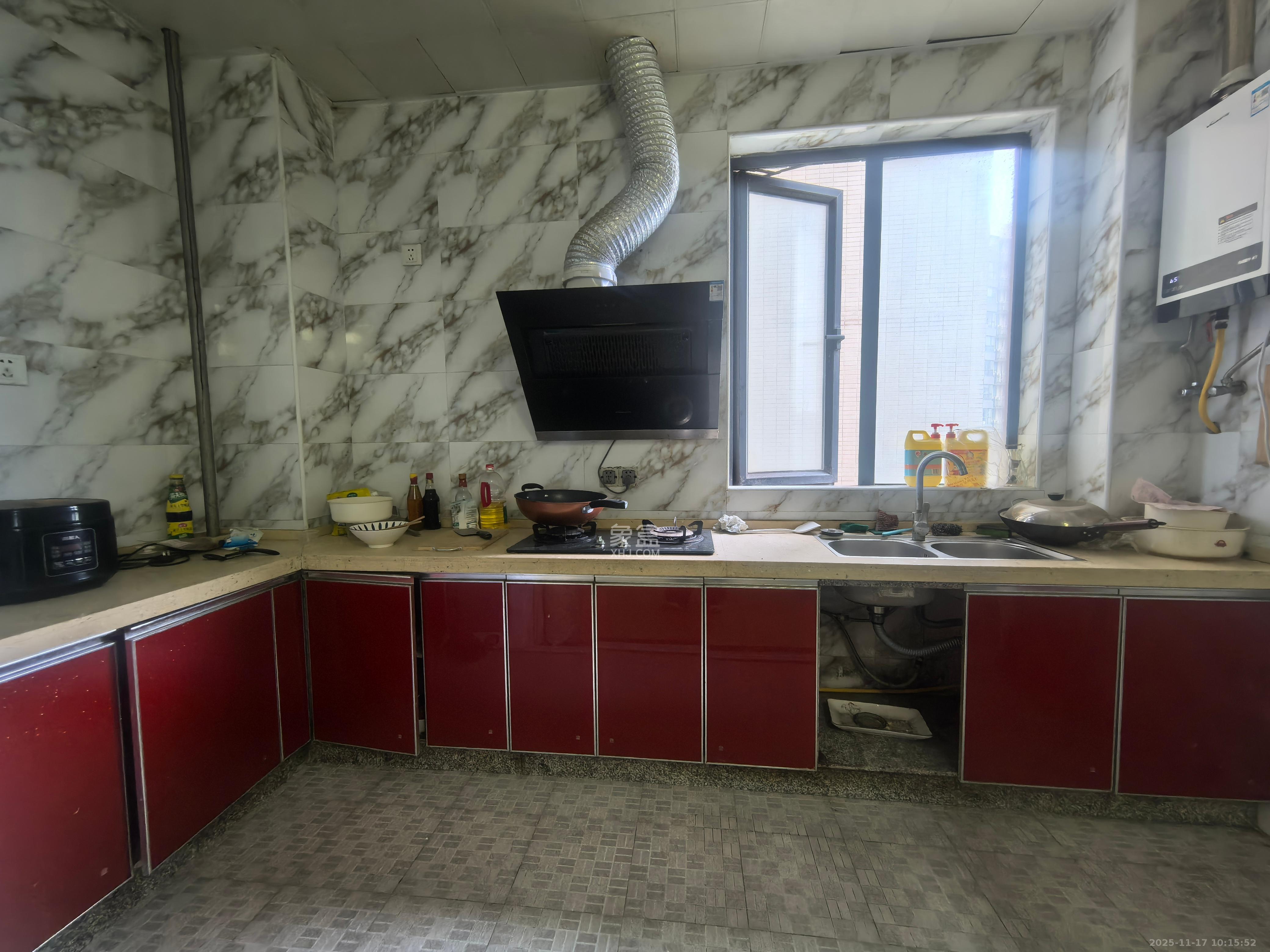 莱茵城 1室1厅1卫 700.0元/月 莱茵城 1室1厅1卫 700.0元/月室内图