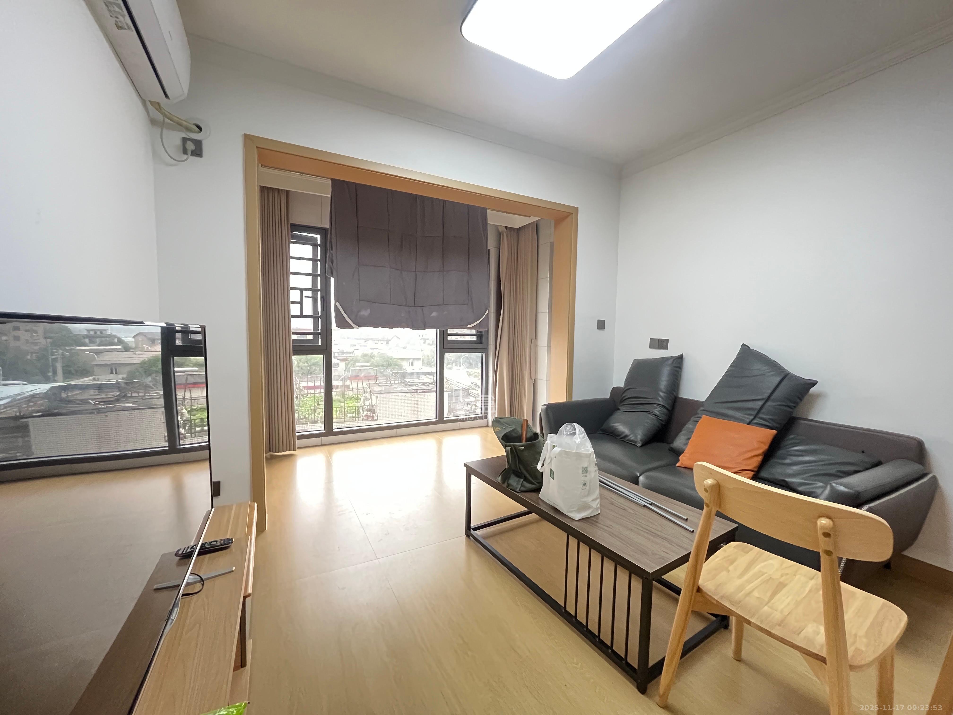 栖凤佳园  2室2厅1卫    2500.0元/月室内图