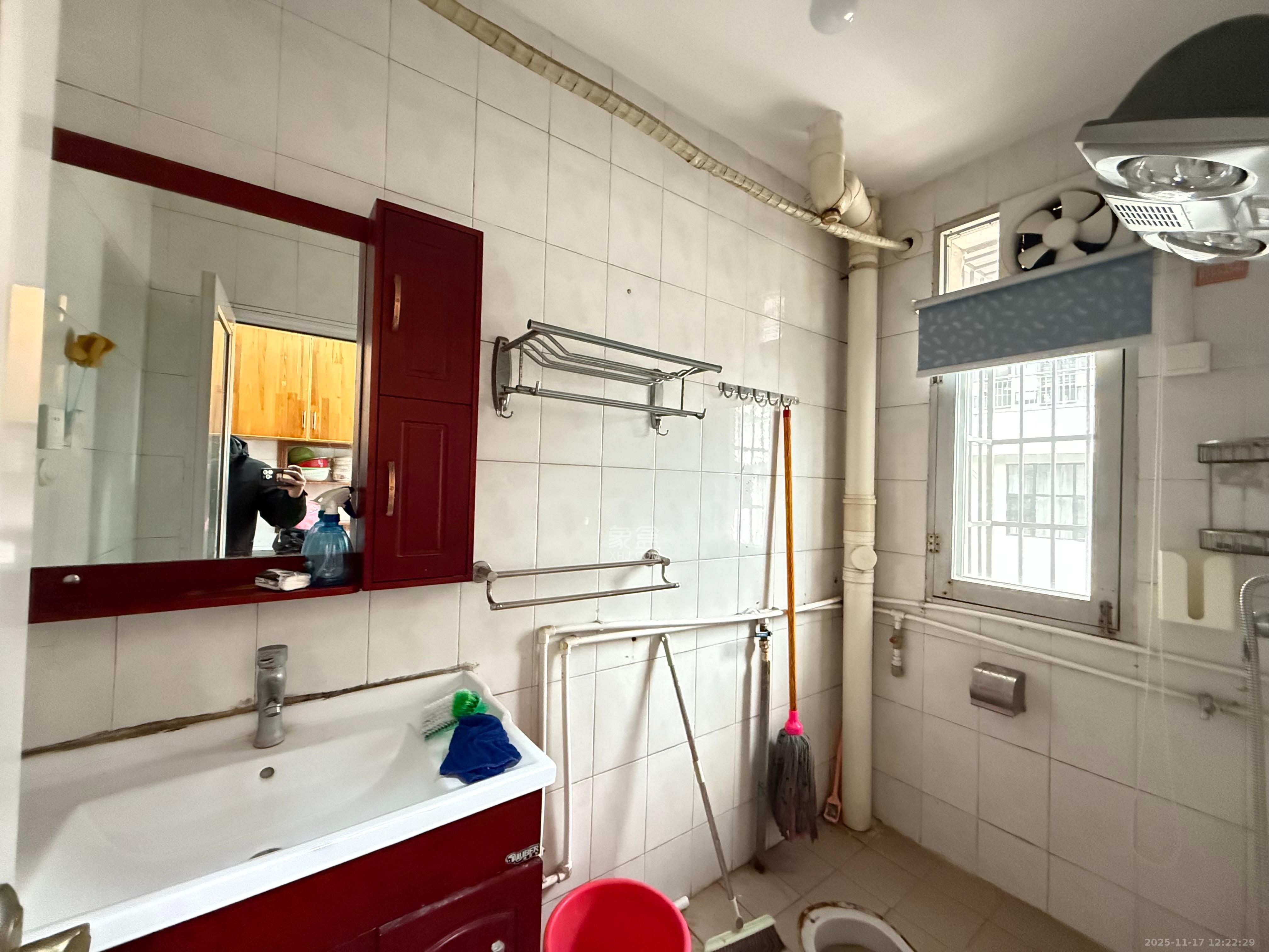 通程物流宿舍 3室2厅1卫 1600.0元/月 通程物流宿舍 3室2厅1卫 1600.0元/月室内图