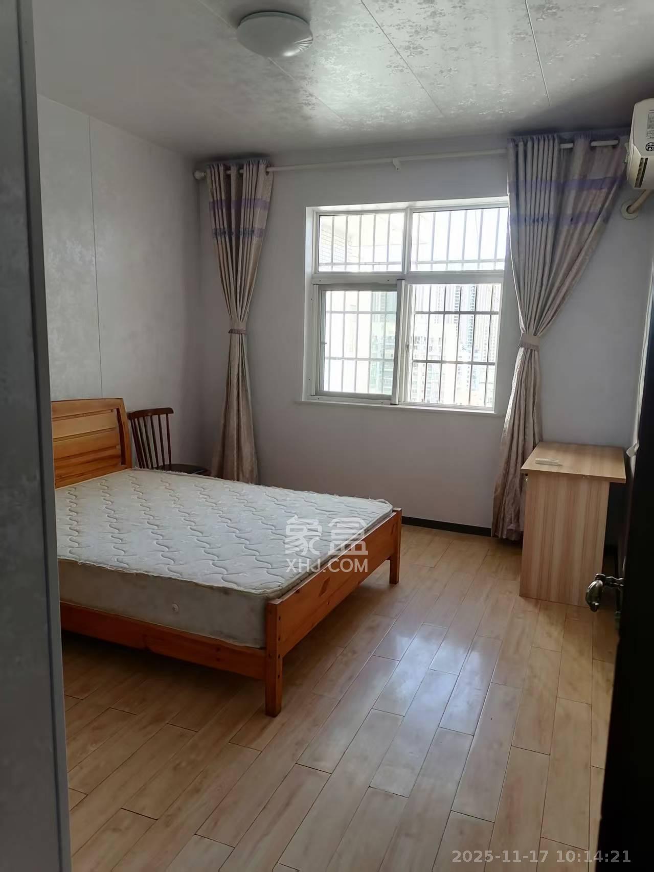 嘉盛华庭(一期、二期、三期) 3室2厅2卫 2500.0元/月 嘉盛华庭(一期、二期、三期) 3室2厅2卫 2500.0元/月室内图