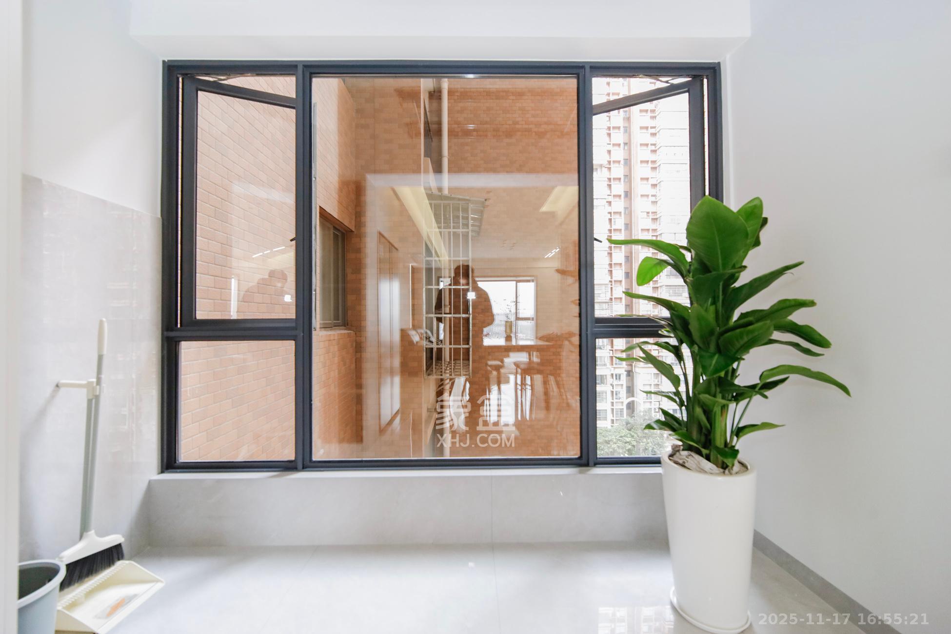 上海城小区  1室2厅2卫    118.0万阳台