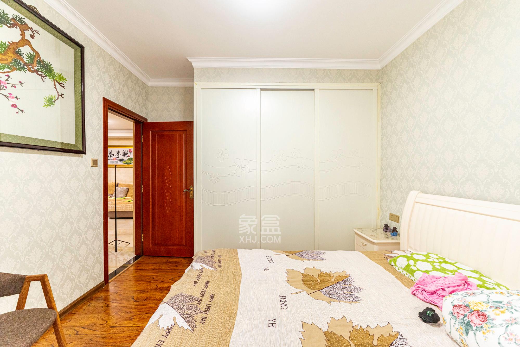 绿洲花园 3室2厅2卫 118.0万 绿洲花园 3室2厅2卫 118.0万卧室