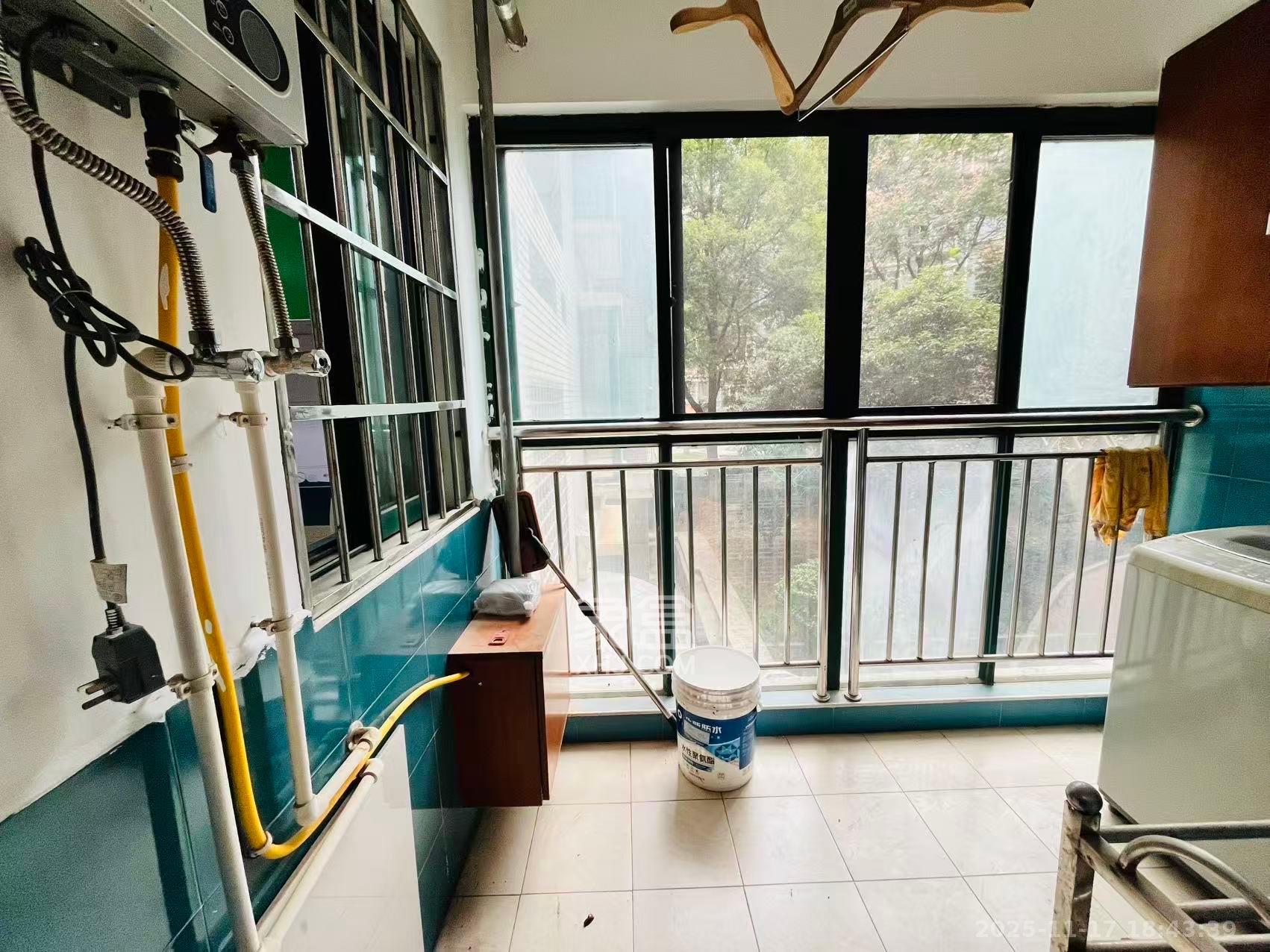 钱隆学府一、二期  2室1厅1卫    1700.0元/月室内图