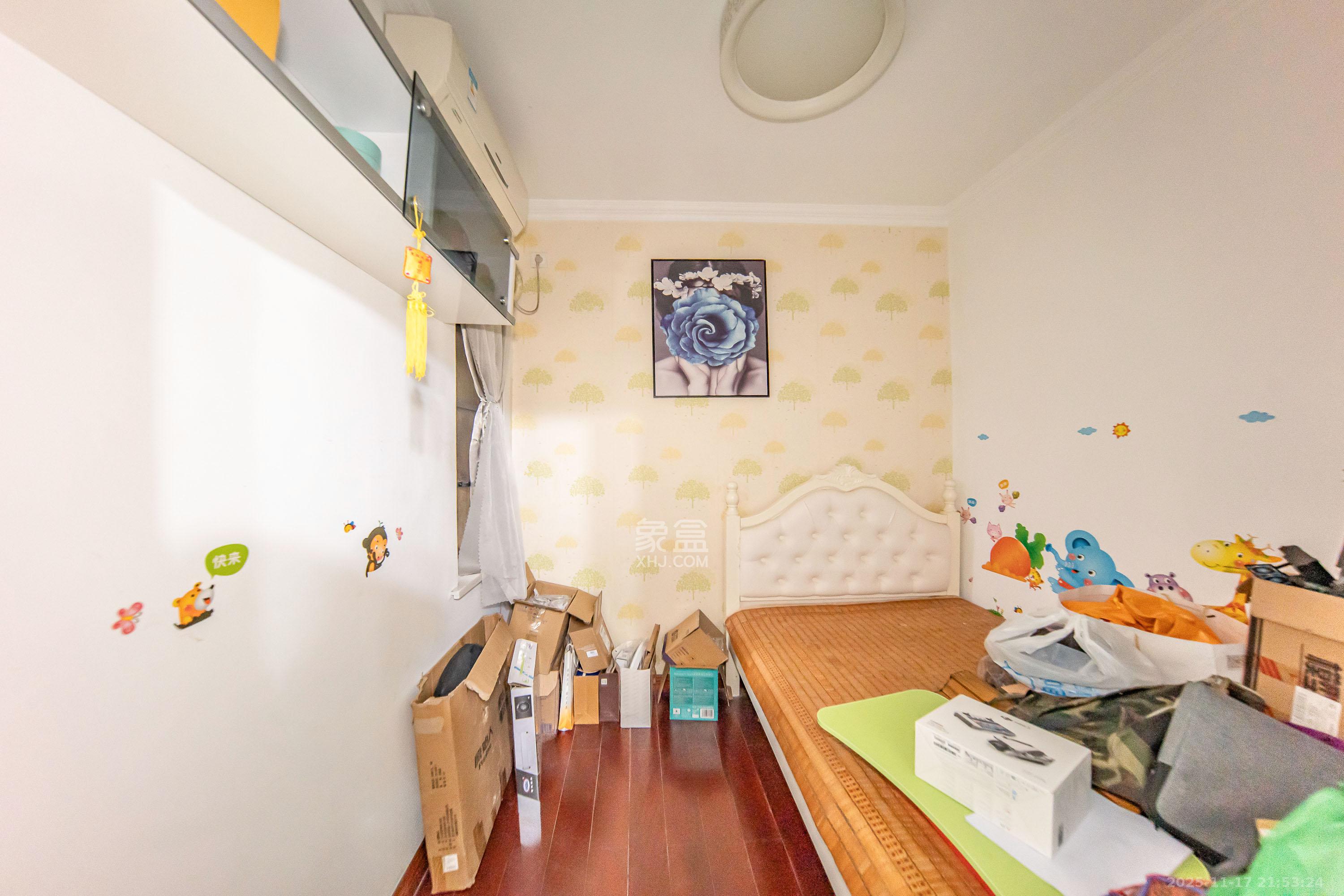 阳光100三期 3室2厅1卫 98.0万 阳光100三期 3室2厅1卫 98.0万卧室