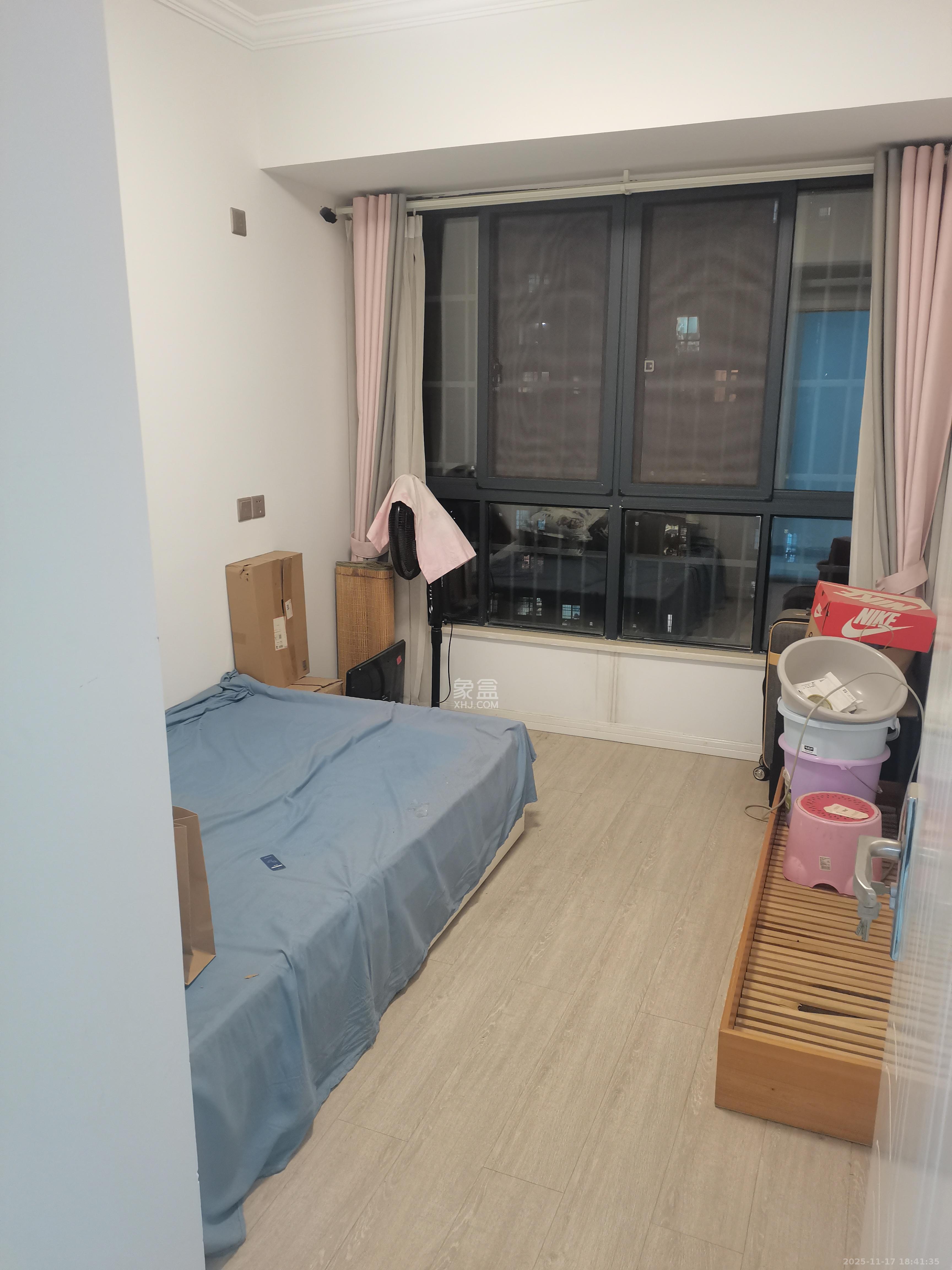 海德公园  3室2厅1卫    2100.0元/月室内图