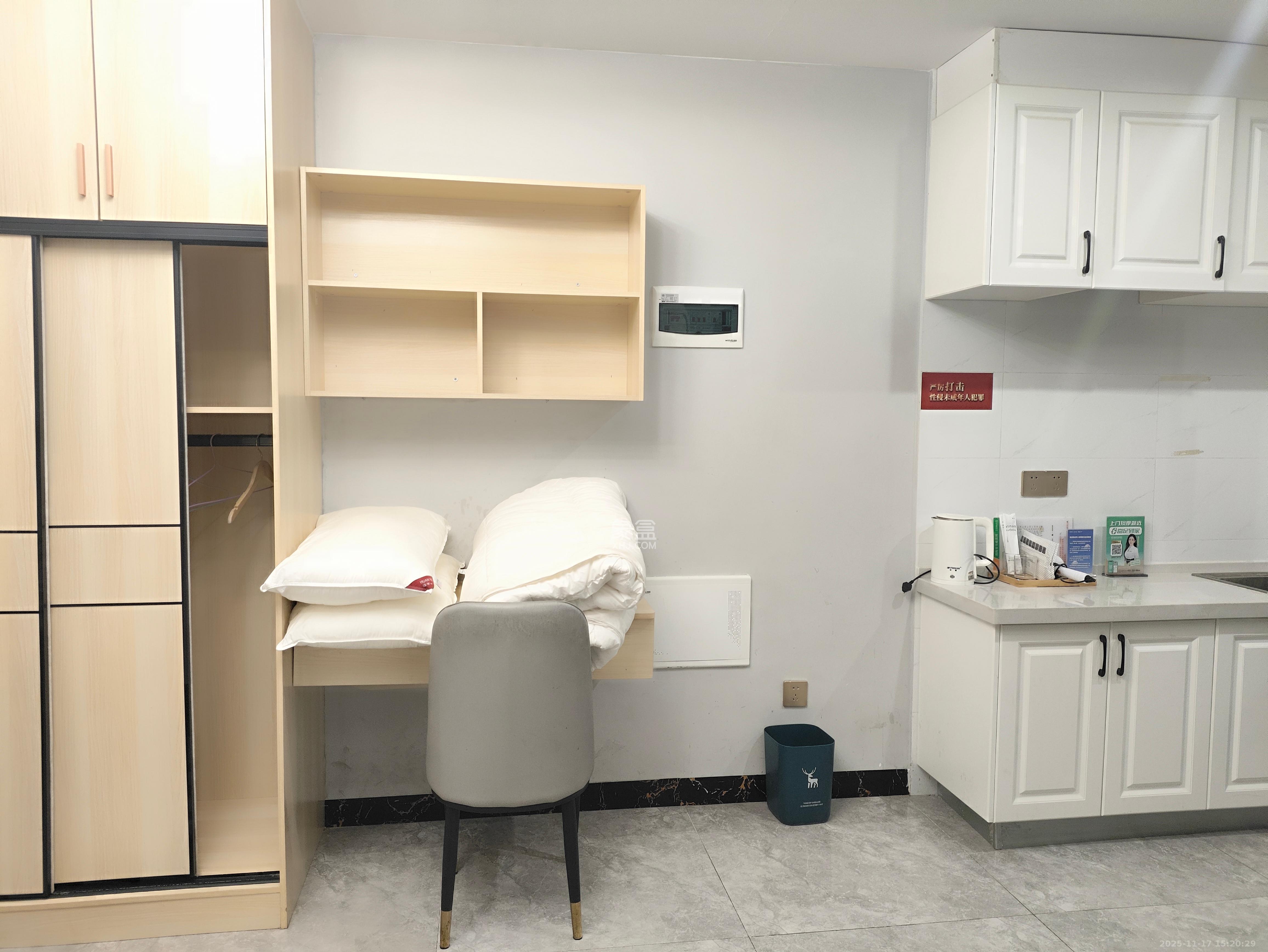 万润时光里  1室0厅1卫    1300.0元/月室内图