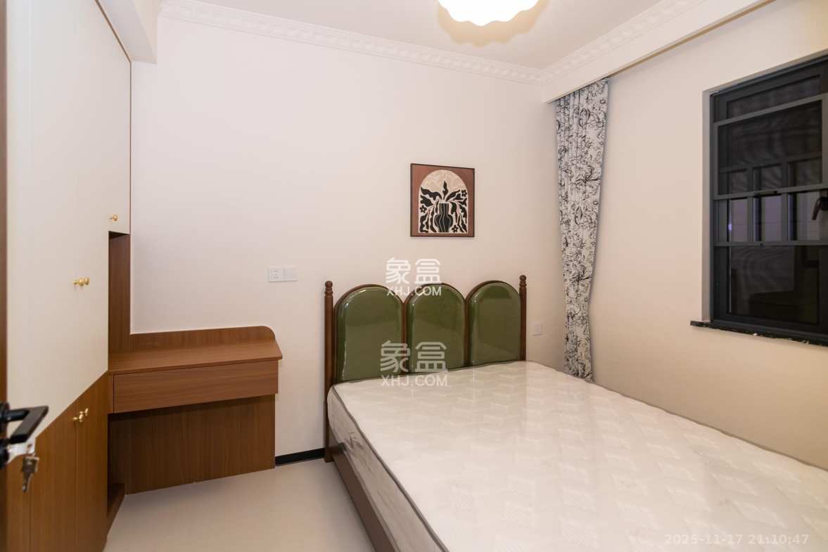 澳海澜庭 3室2厅1卫 73.8万 澳海澜庭 3室2厅1卫 73.8万卧室