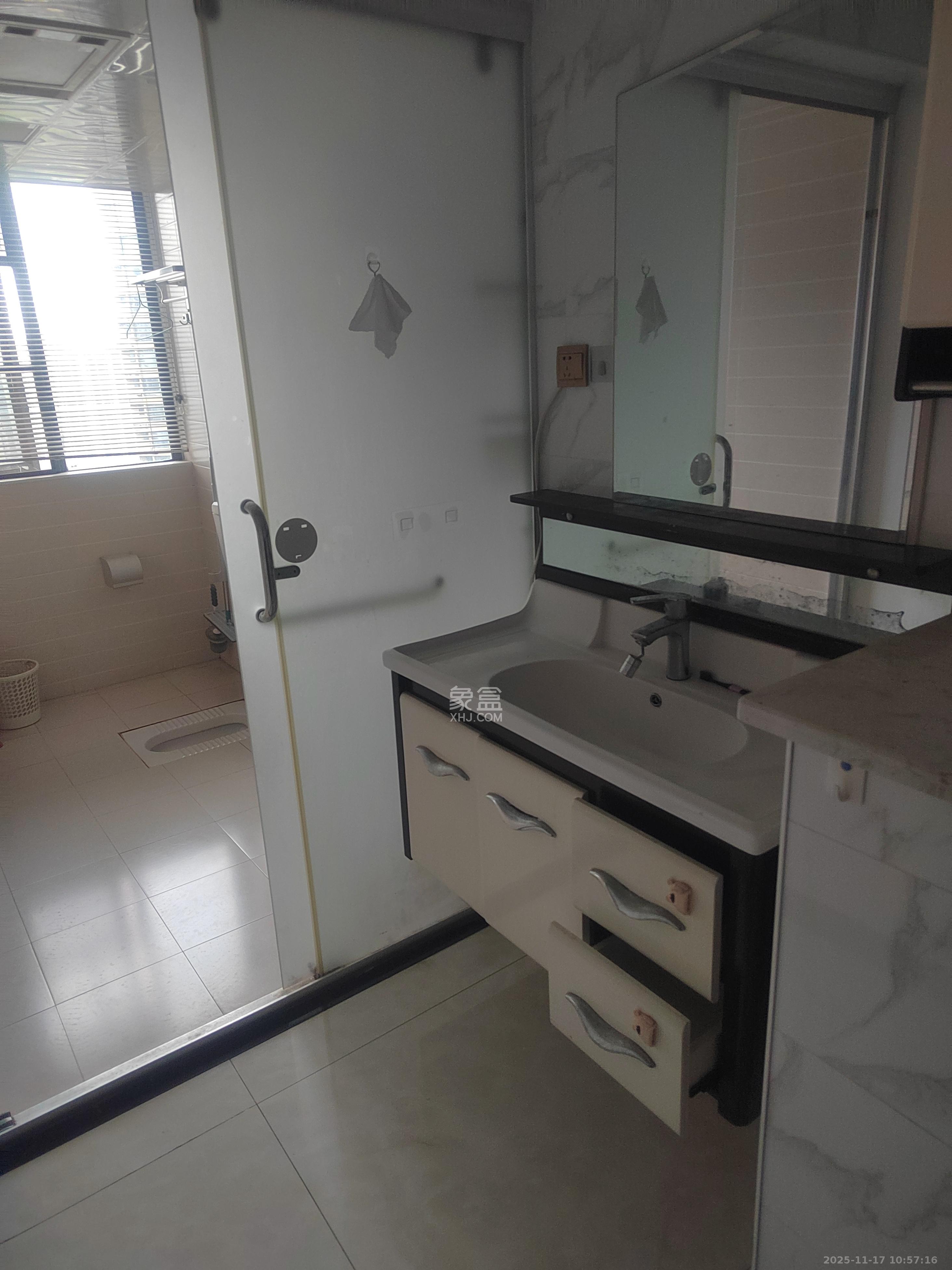 湘域熙岸  4室2厅1卫    3000.0元/月室内图