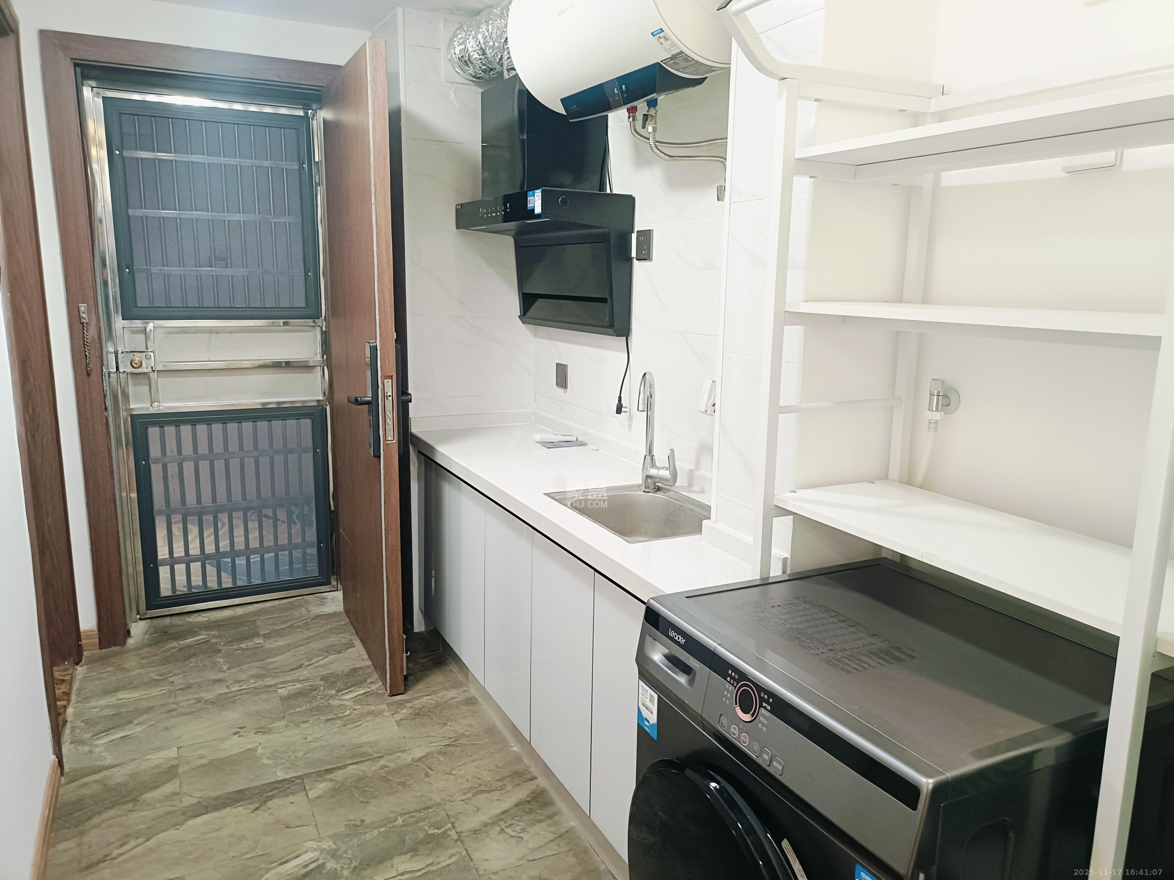 观园国际公寓  1室1厅1卫    1800.0元/月室内图