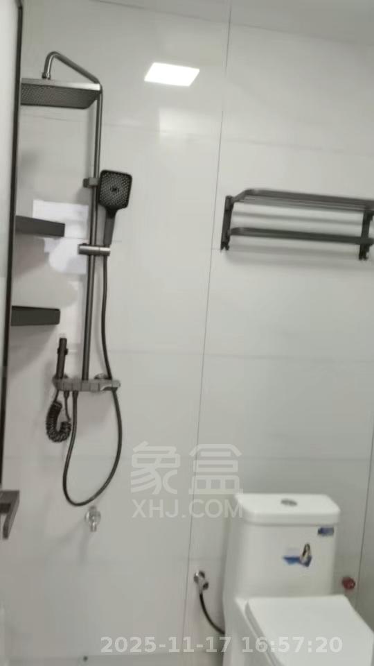 未来云环球中心 1室0厅0卫 2000.0元/月 未来云环球中心 1室0厅0卫 2000.0元/月室内图