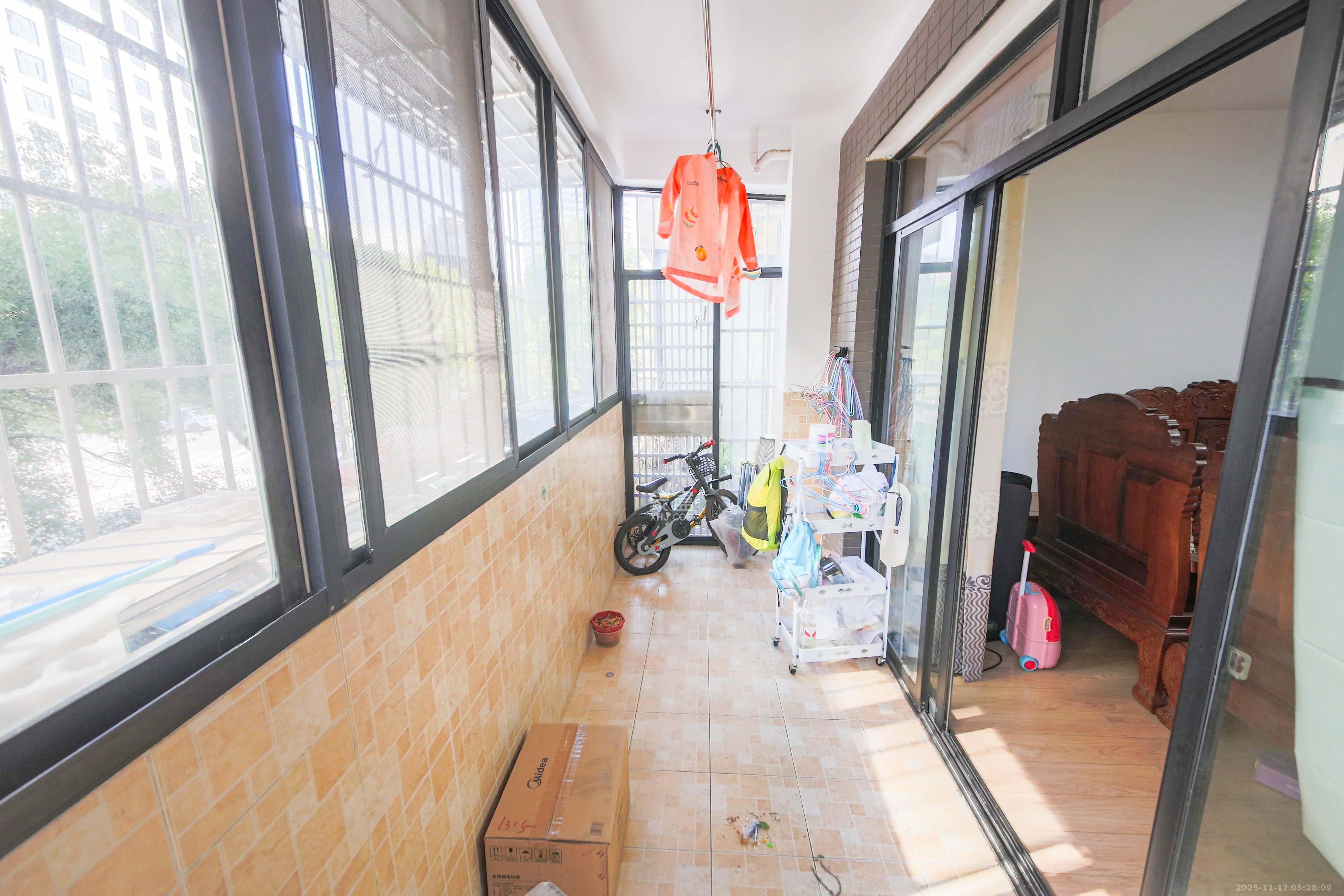 湘诚嘉园  4室2厅2卫    138.0万阳台