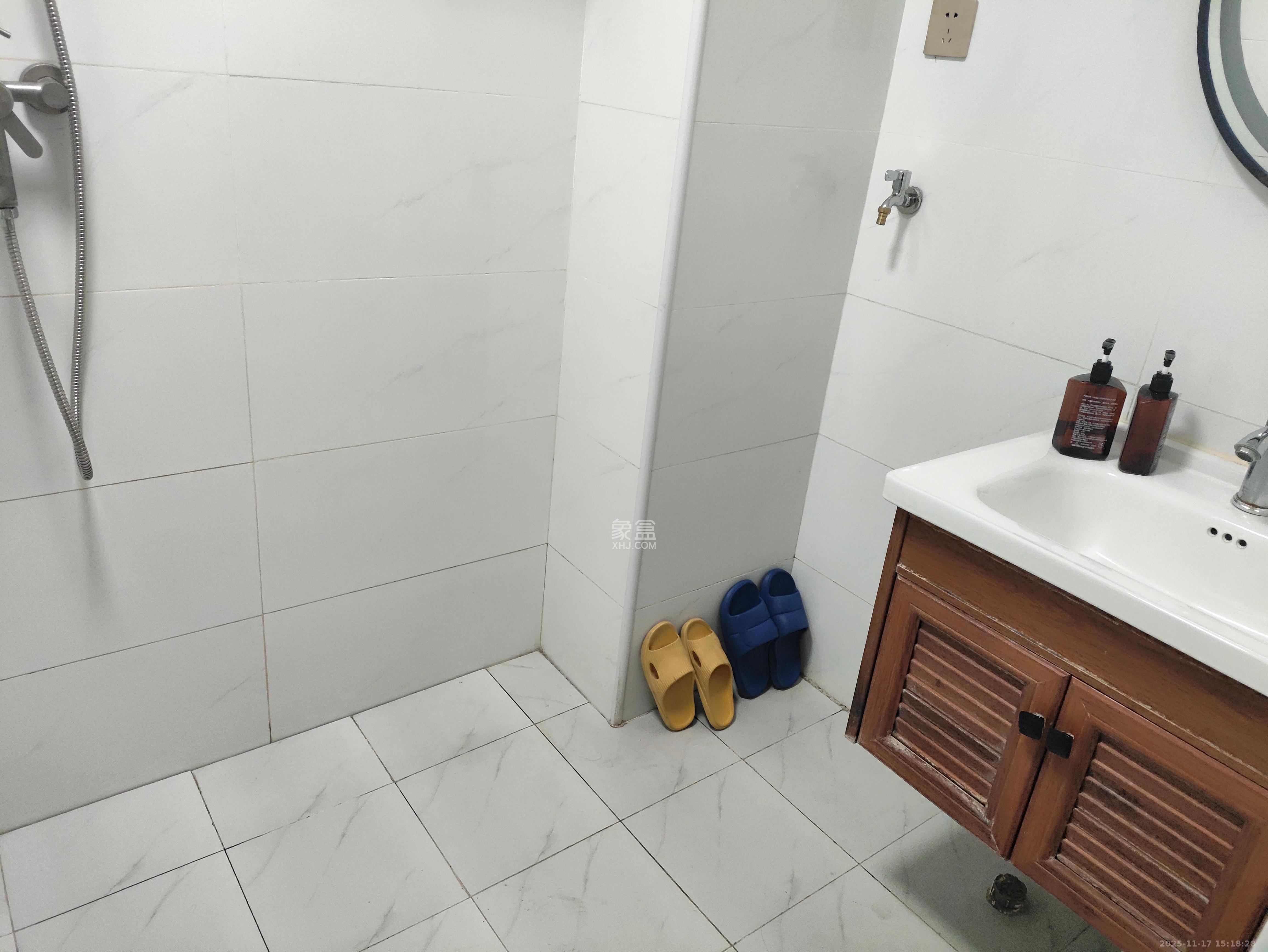 万润时光里  1室1厅1卫    1500.0元/月室内图