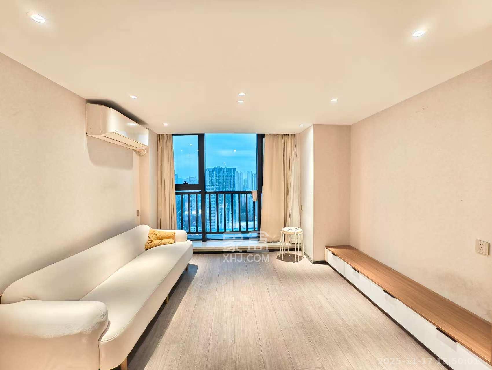 中一鲲出（鲲鹏府）  2室2厅1卫    2600.0元/月