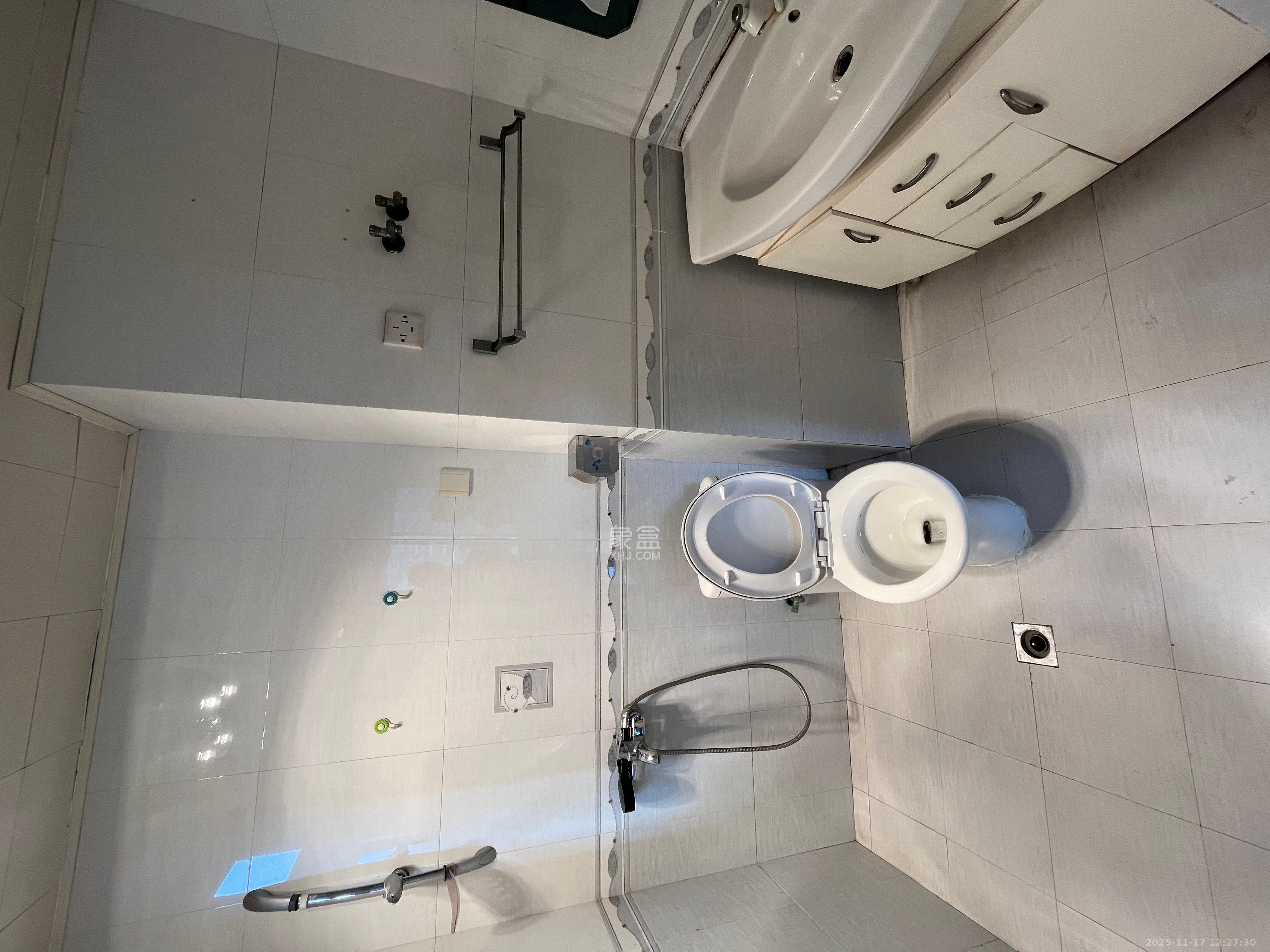 华海3C(天心电子世界)  3室1厅2卫    3200.0元/月室内图