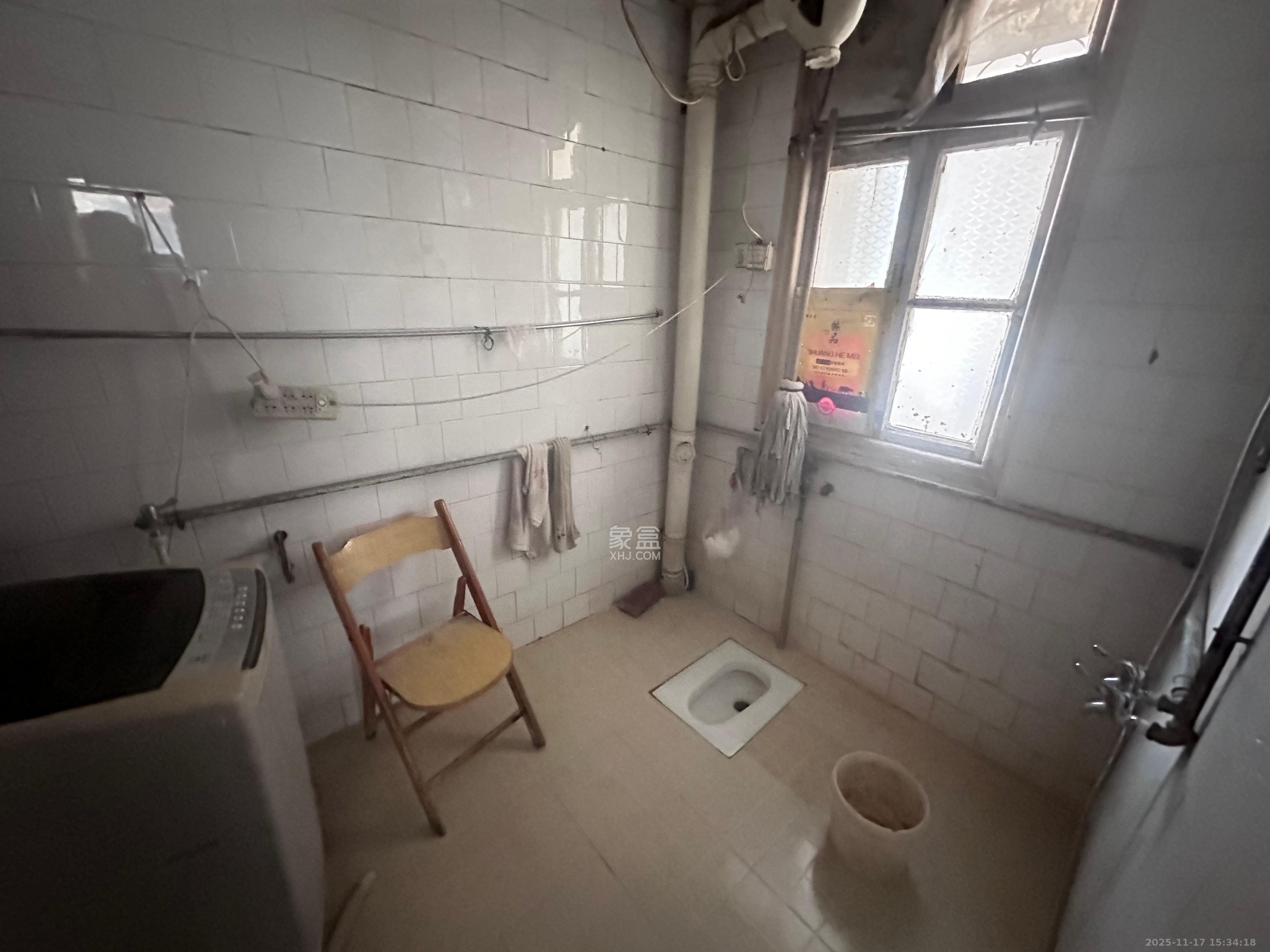 学宫公寓  3室1厅1卫    1500.0元/月室内图