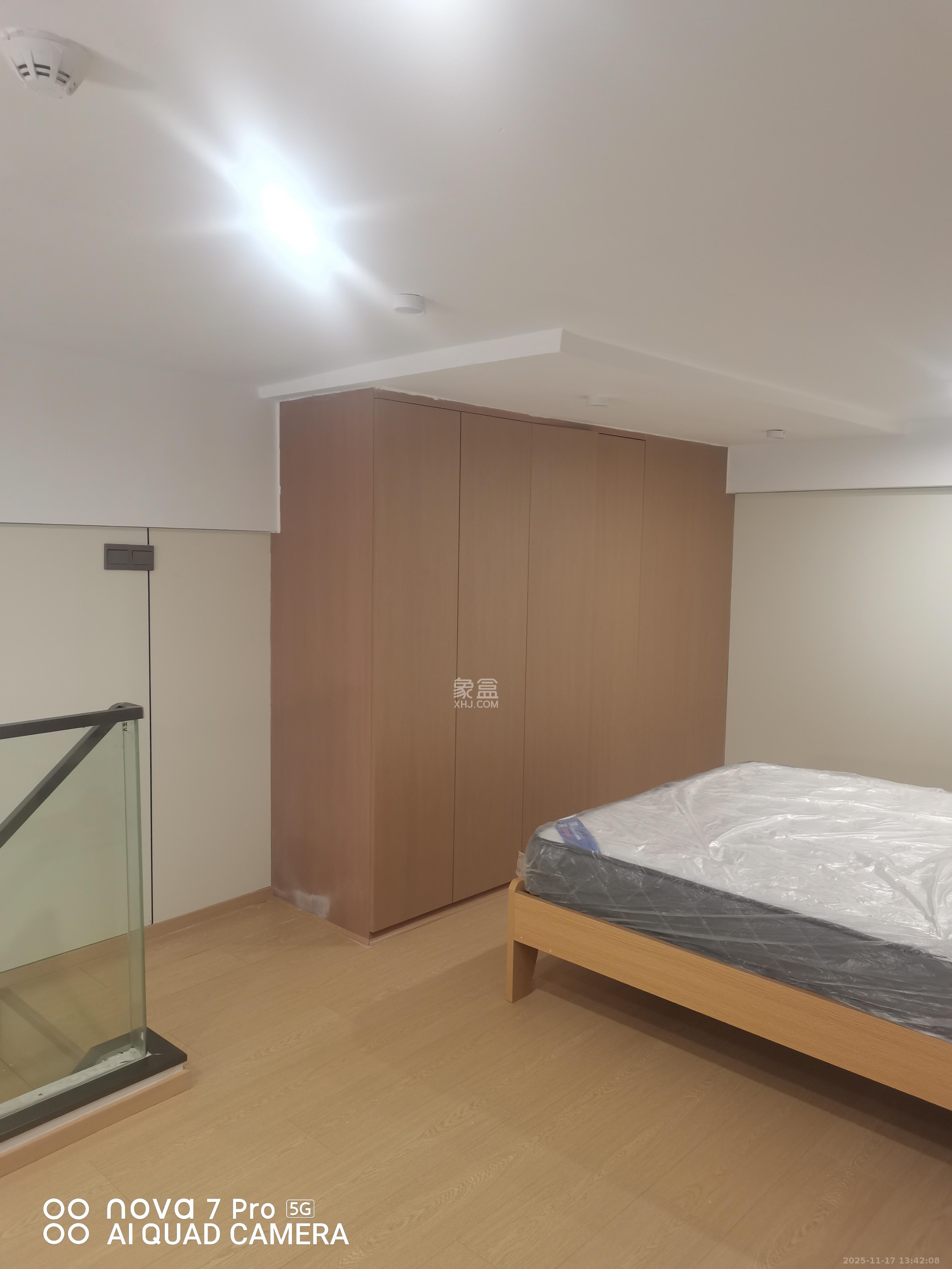 绿地商务广场 1室1厅1卫 1800.0元/月 绿地商务广场 1室1厅1卫 1800.0元/月室内图