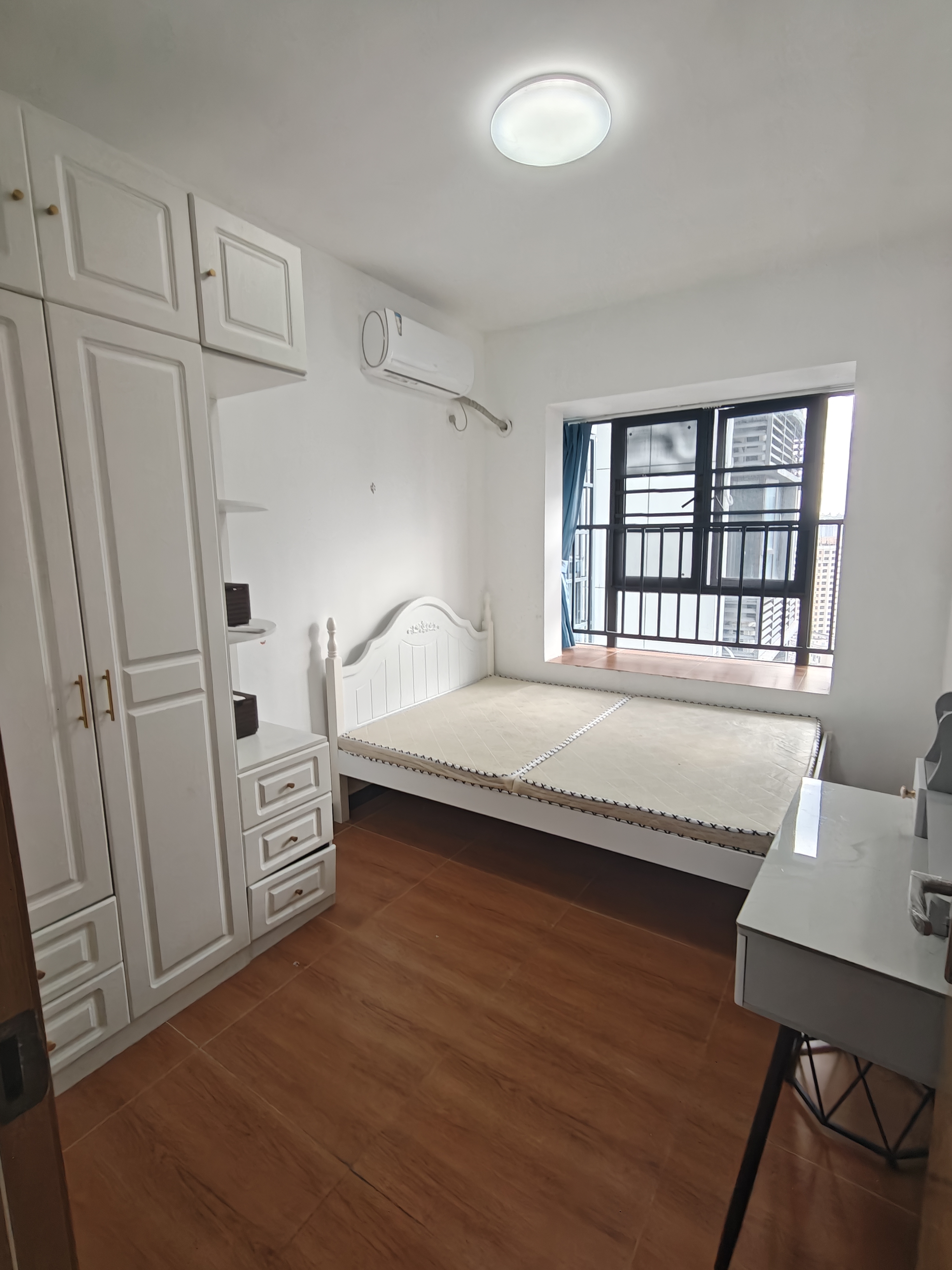 坡博家园四区 4室2厅2卫 3300.0元/月 坡博家园四区 4室2厅2卫 3300.0元/月室内图