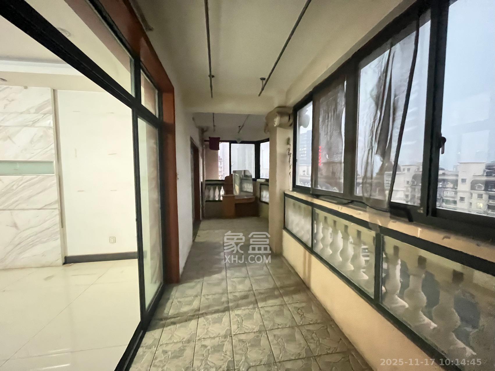 世嘉国际华城  4室2厅2卫    3500.0元/月室内图