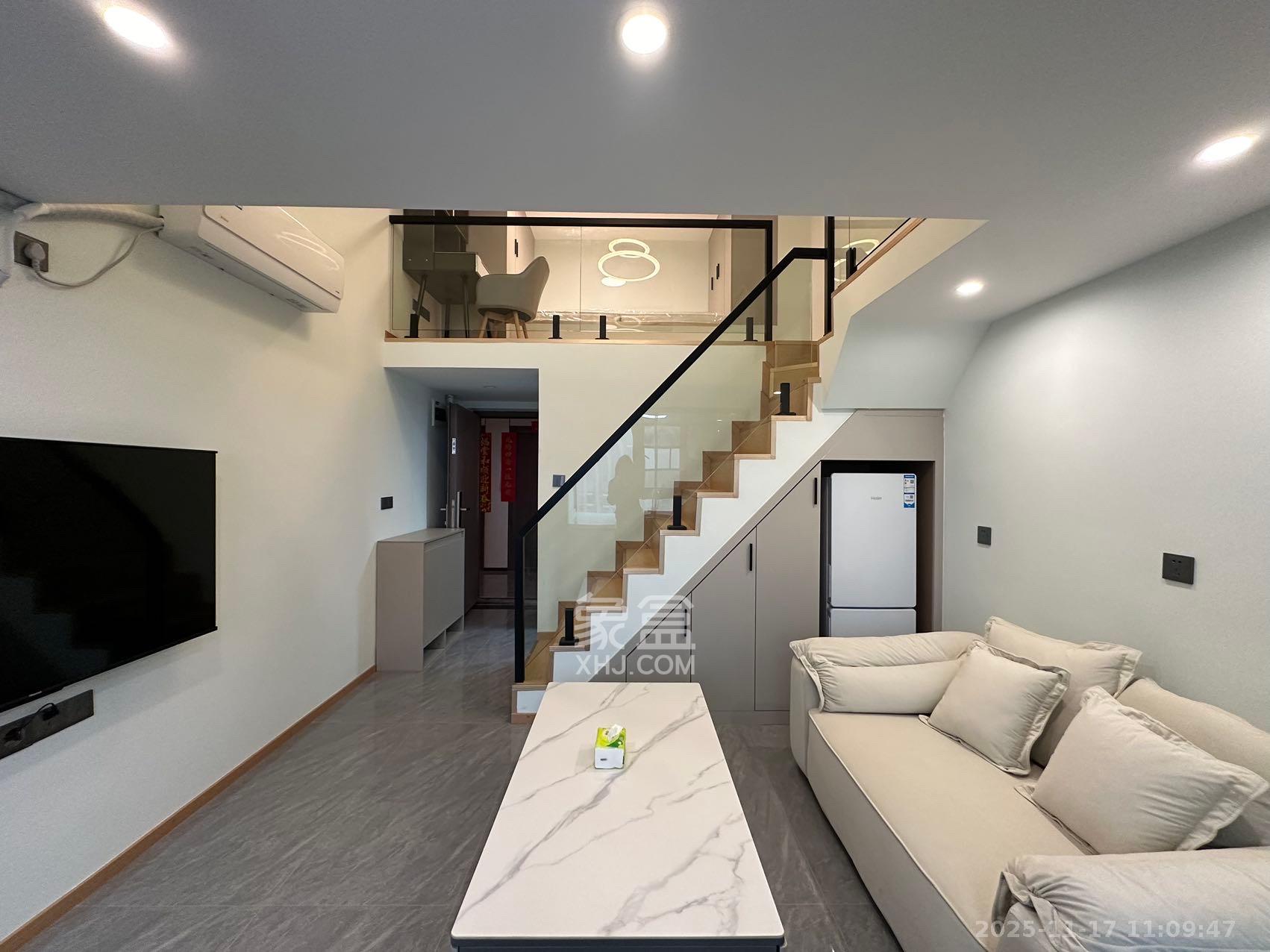 卓越中寰  2室1厅1卫    2600.0元/月