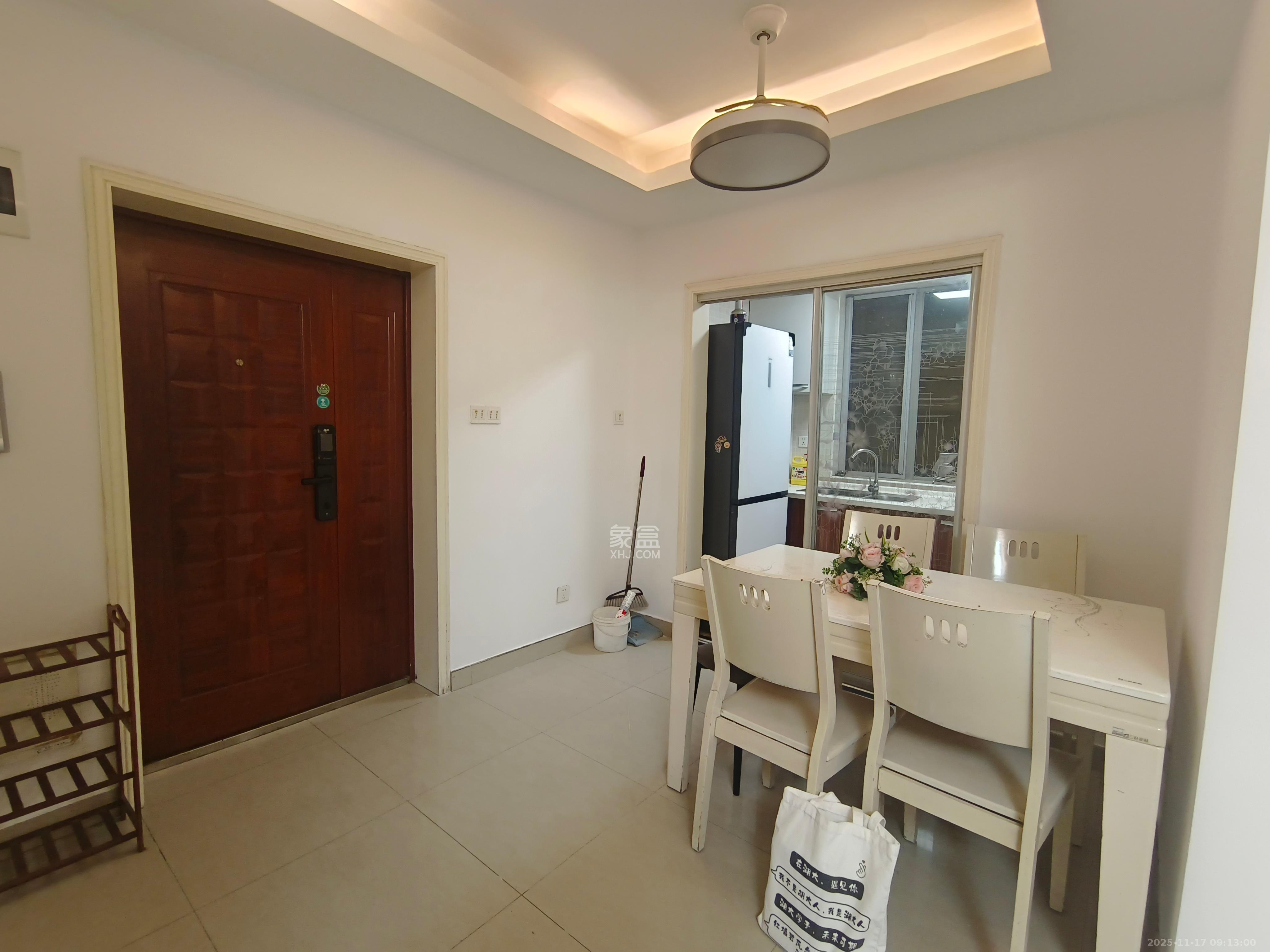 新城新世界一二三期  3室2厅1卫    2600.0元/月室内图