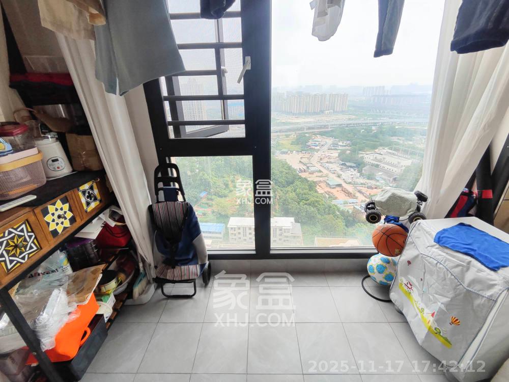 长房半岛蓝湾(观山月) 4室2厅2卫 3500.0元/月 长房半岛蓝湾(观山月) 4室2厅2卫 3500.0元/月室内图