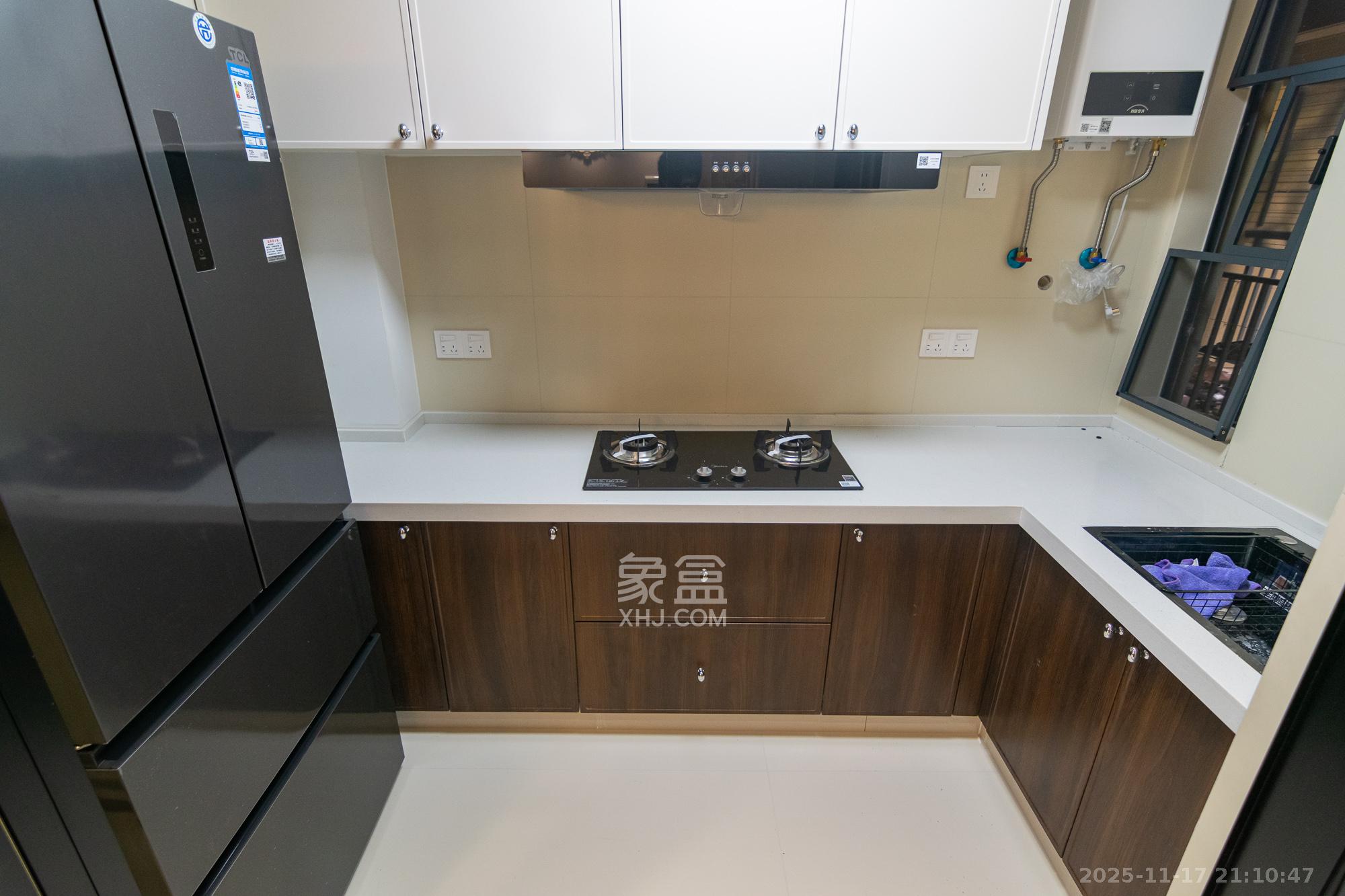 澳海澜庭  3室2厅1卫    73.8万厨房