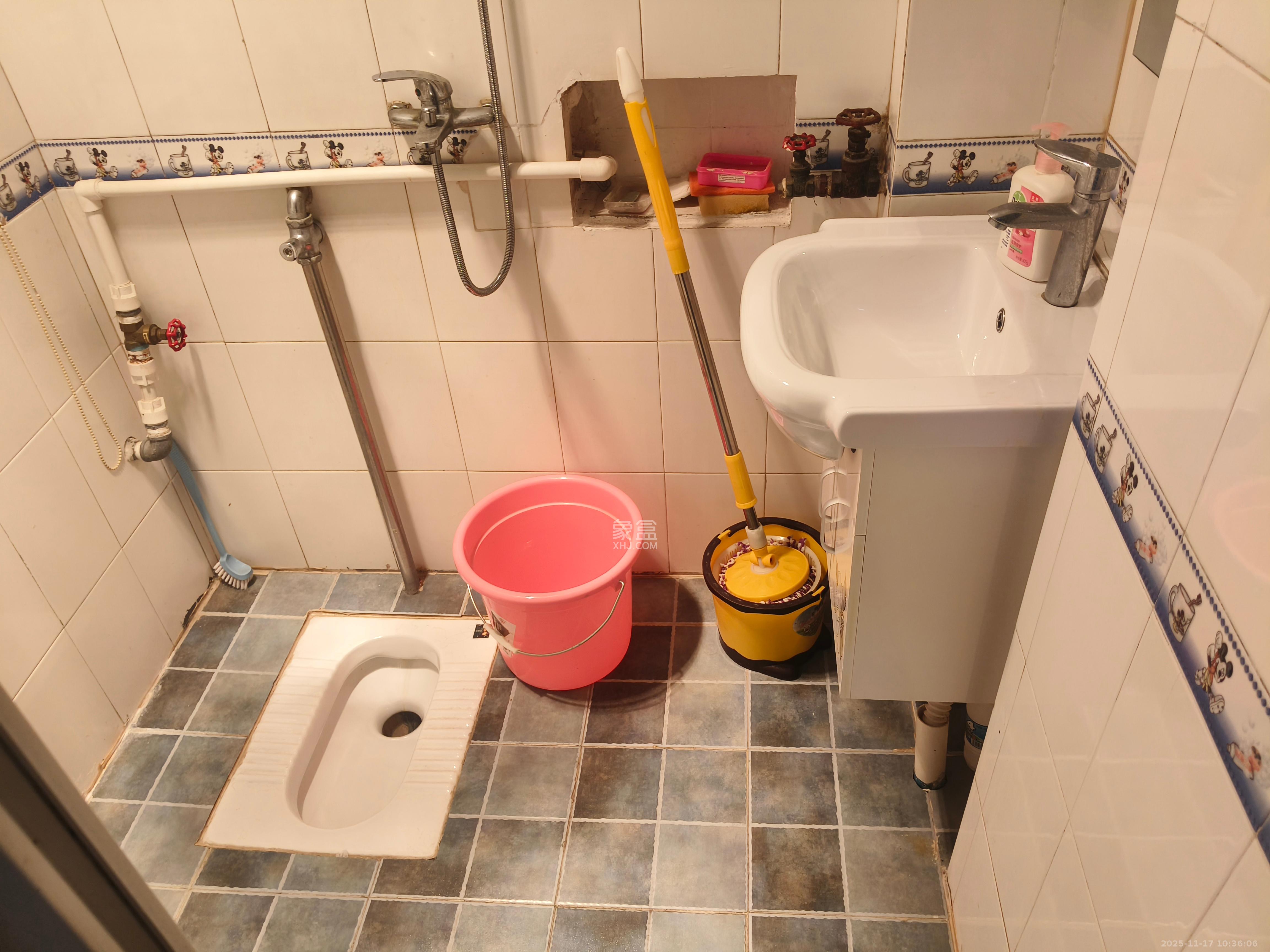 开发公司宿舍  2室1厅1卫    1800.0元/月室内图