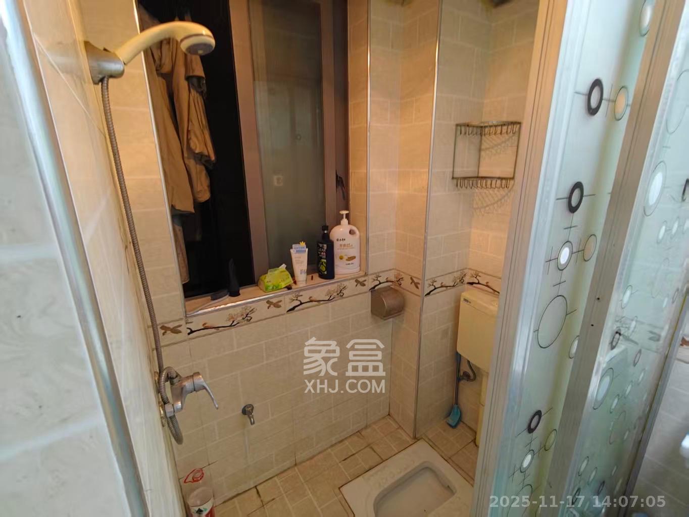 上海城小区  1室1厅1卫    1300.0元/月室内图