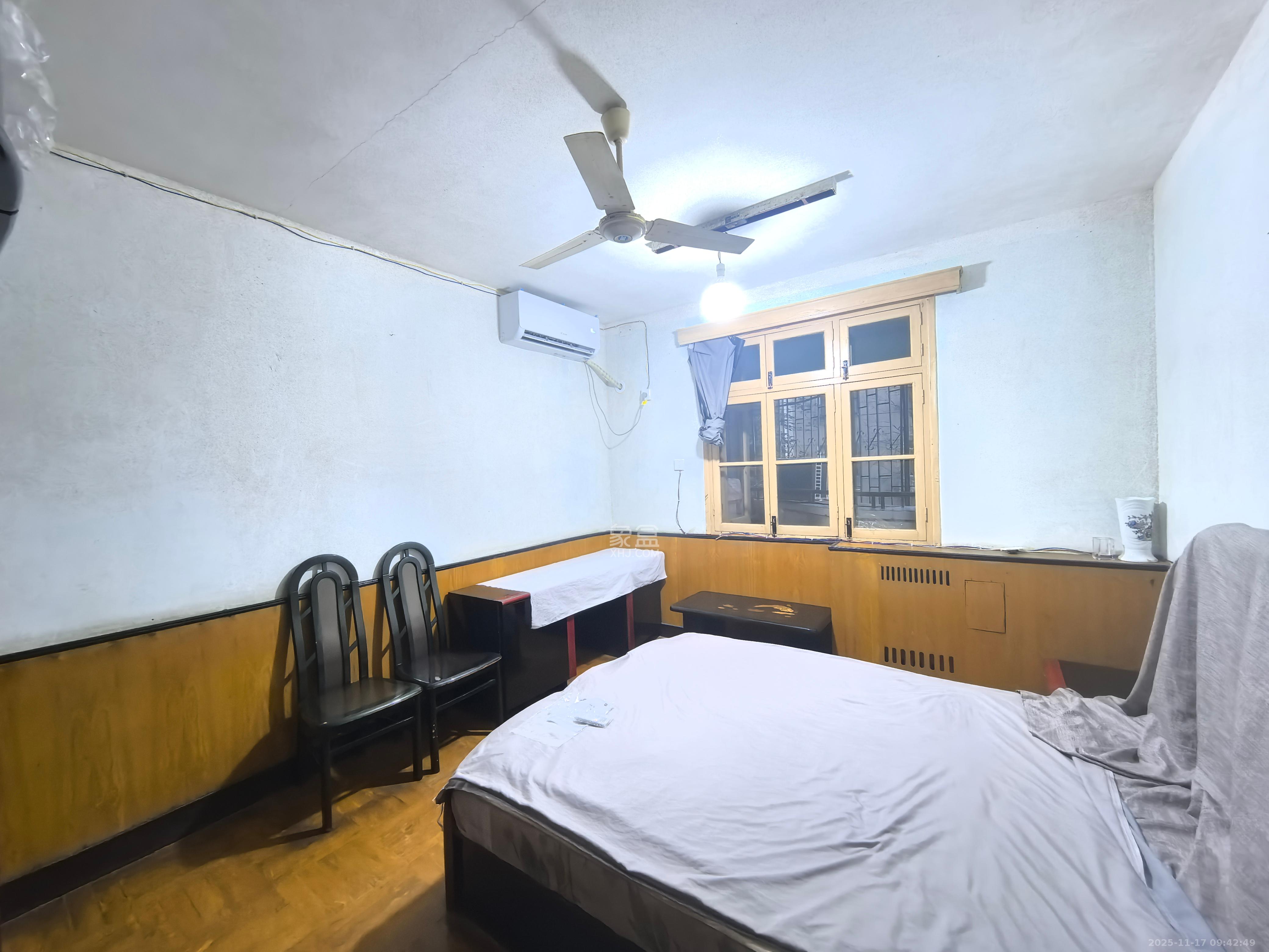 英才园三片 3室2厅1卫 2200.0元/月 英才园三片 3室2厅1卫 2200.0元/月室内图