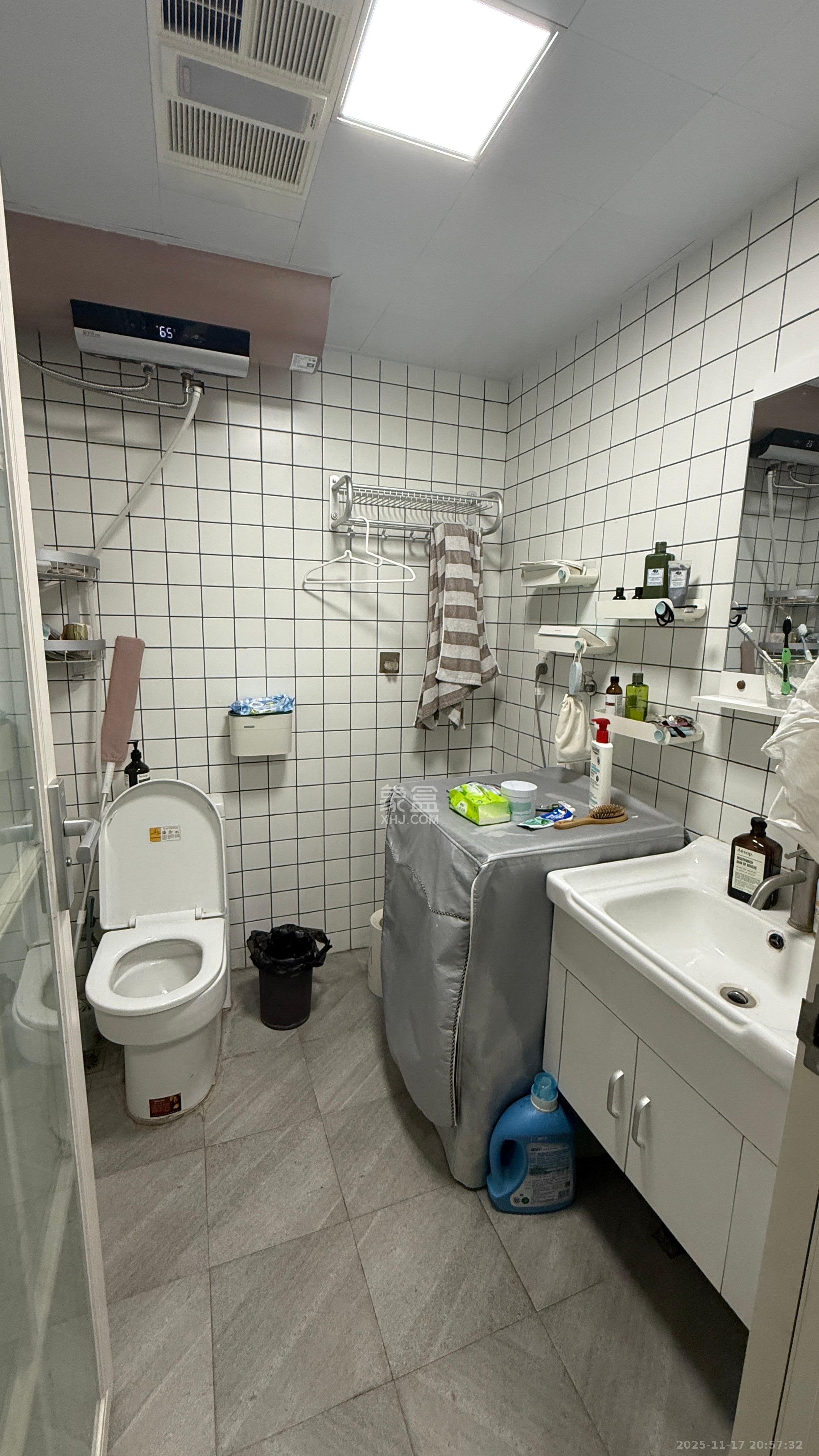 万象凯旋湾  1室1厅1卫    1800.0元/月室内图