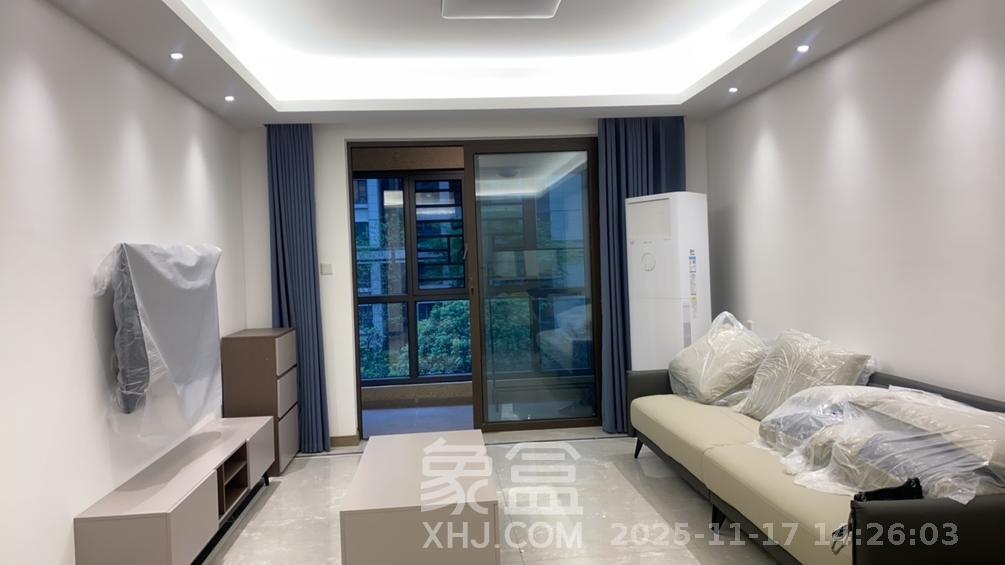 龙湖铂金中心（龙湖春江郦城）  3室2厅2卫    4200.0元/月