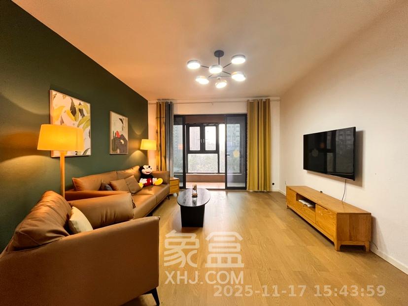 荣悦台 4室2厅2卫 4500.0元/月 荣悦台 4室2厅2卫 4500.0元/月室内图