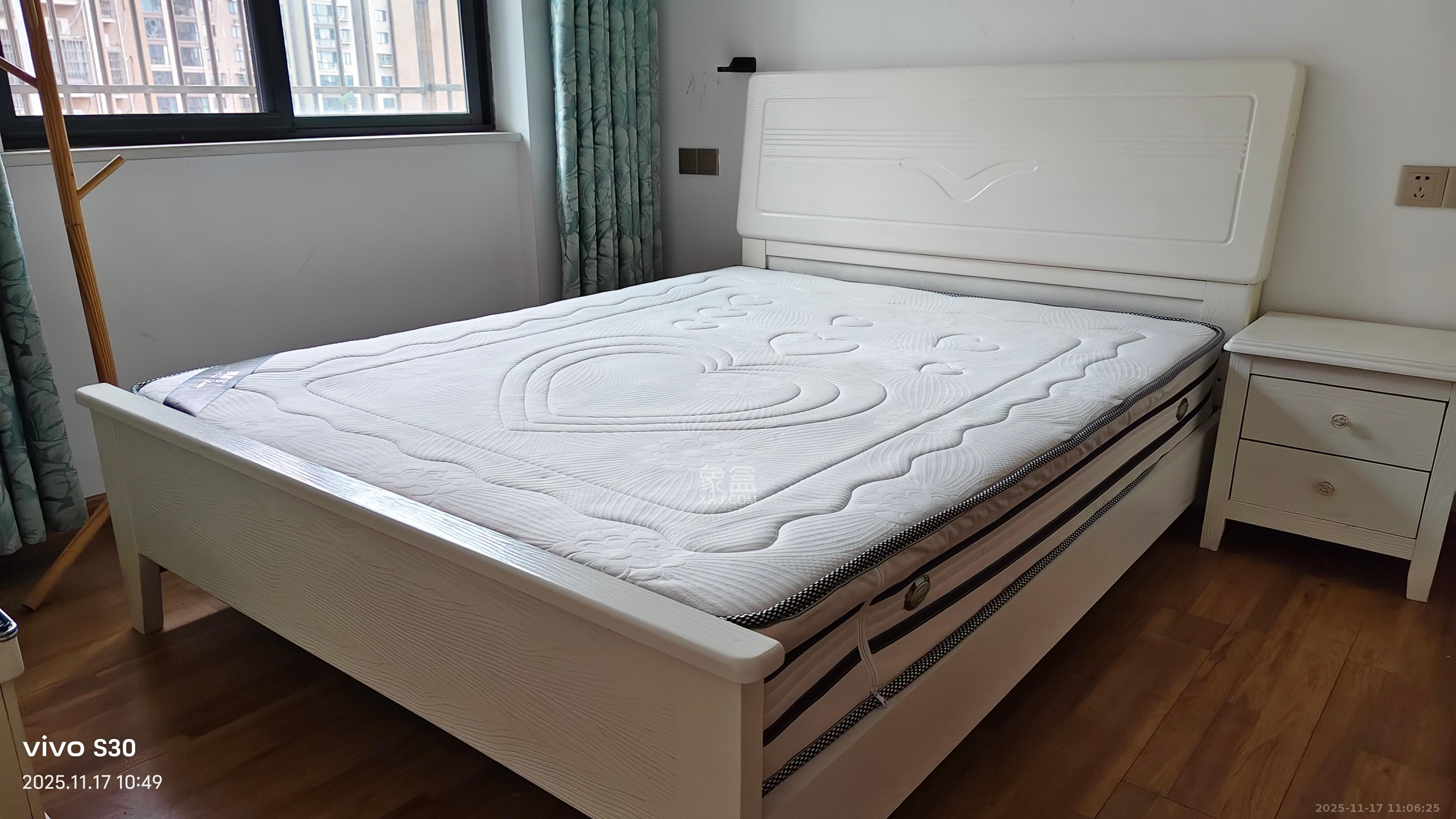 山水新城  2室1厅1卫    1600.0元/月室内图