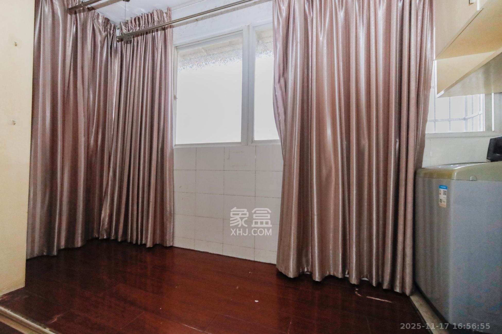 星语林名园  1室1厅1卫    26.8万阳台