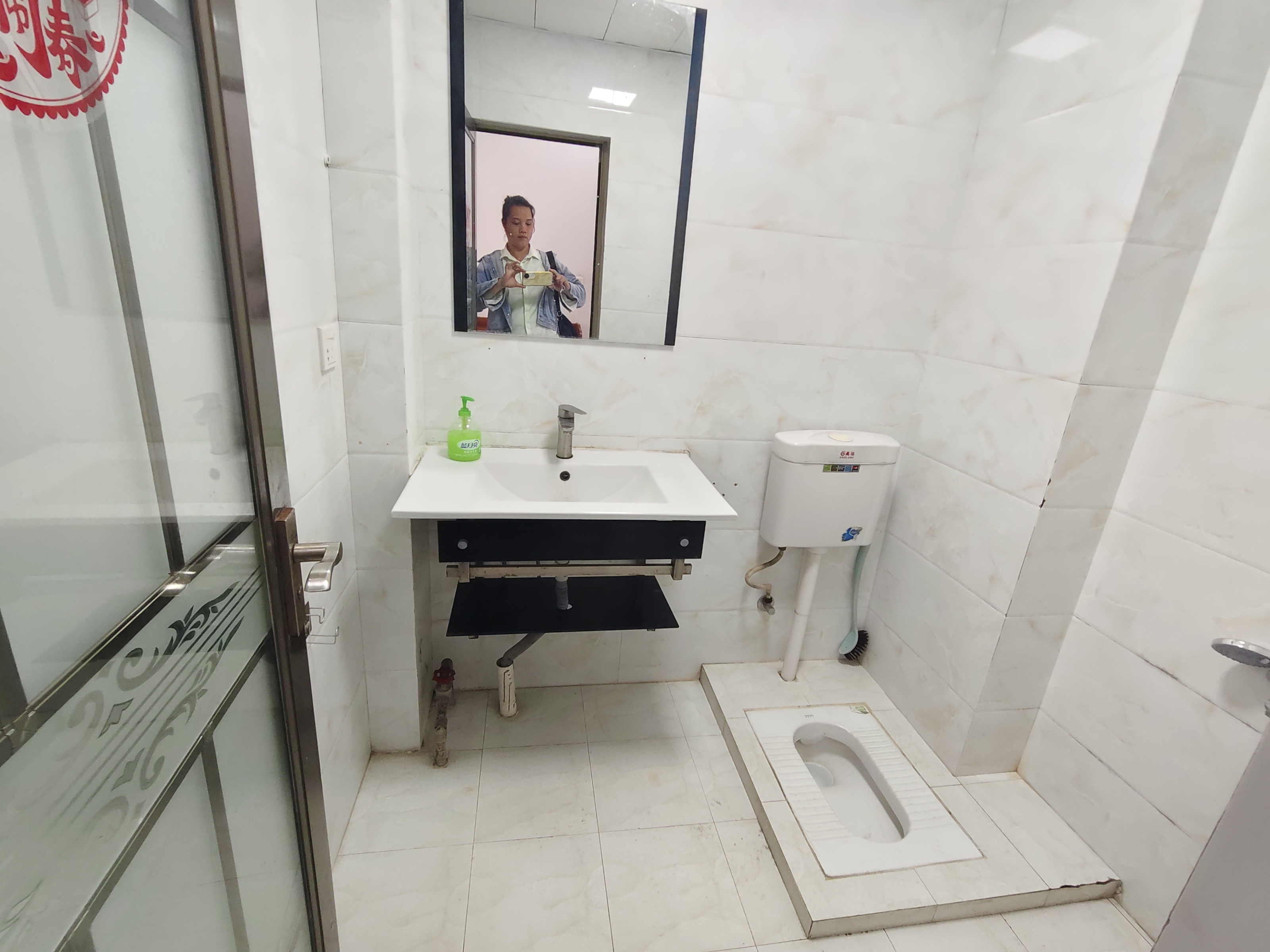 凤翔花园(A区) 2室2厅1卫 1700.0元/月 凤翔花园(A区) 2室2厅1卫 1700.0元/月室内图