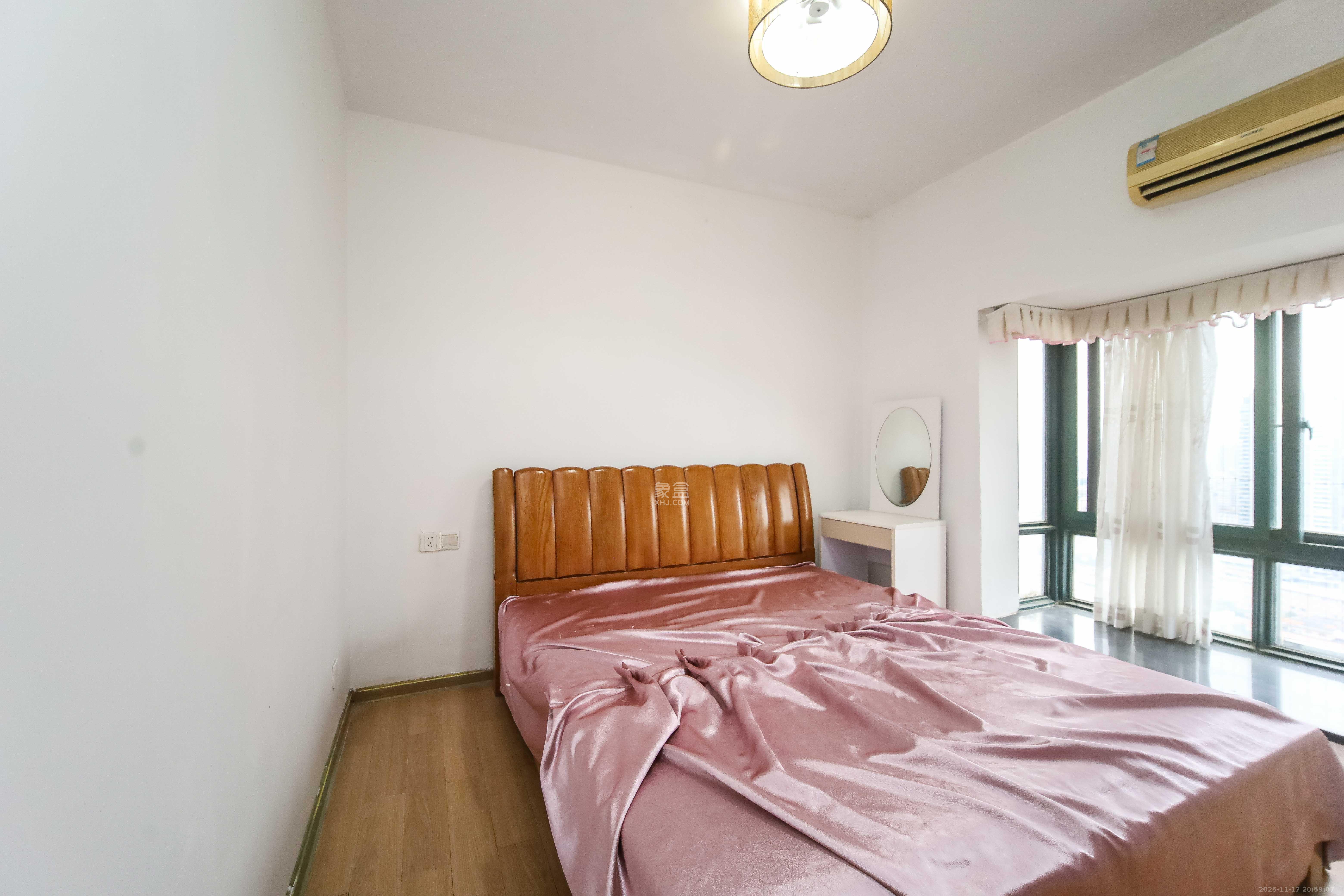 东玺门  2室2厅1卫    65.0万卧室