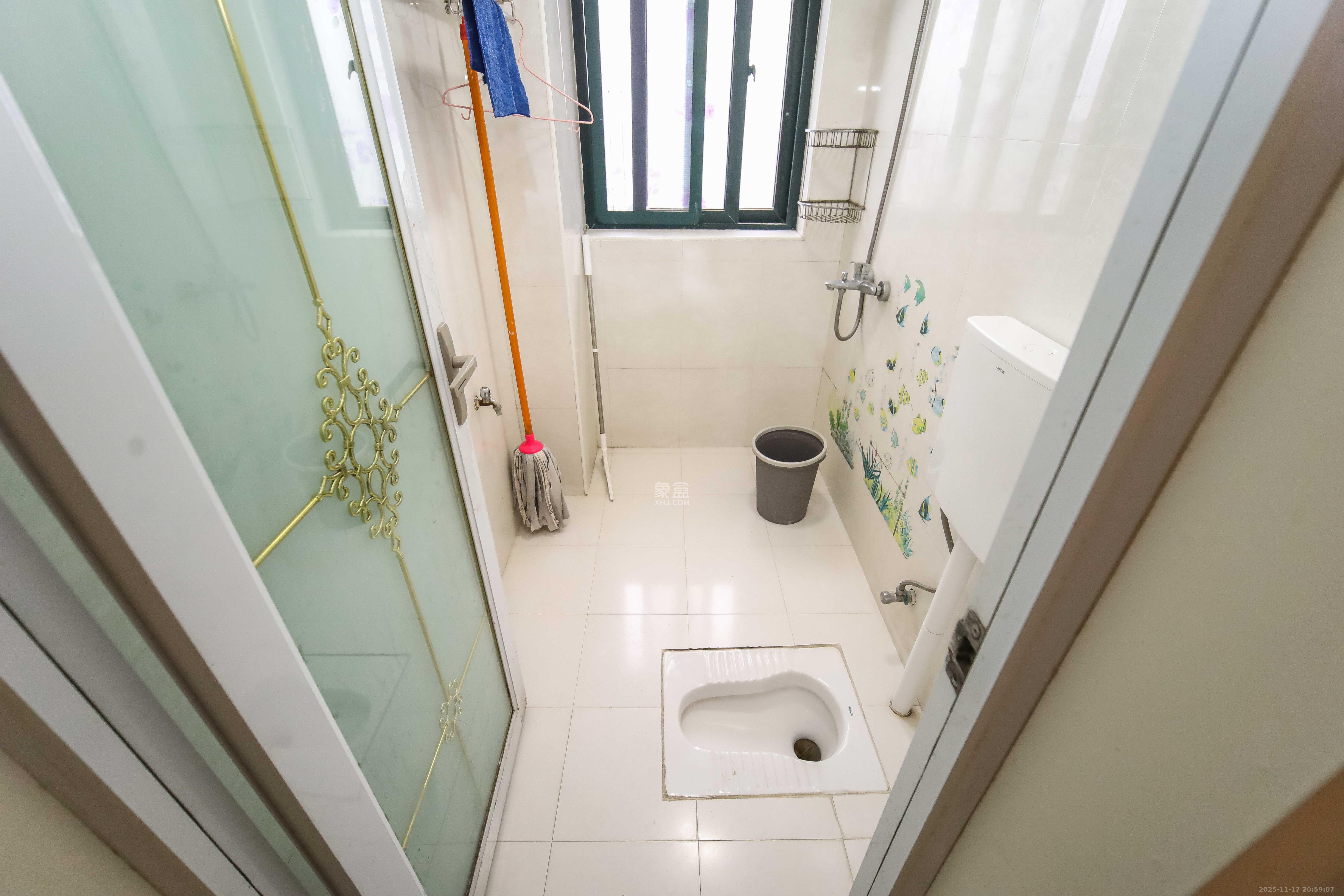 东玺门  2室2厅1卫    65.0万卫生间