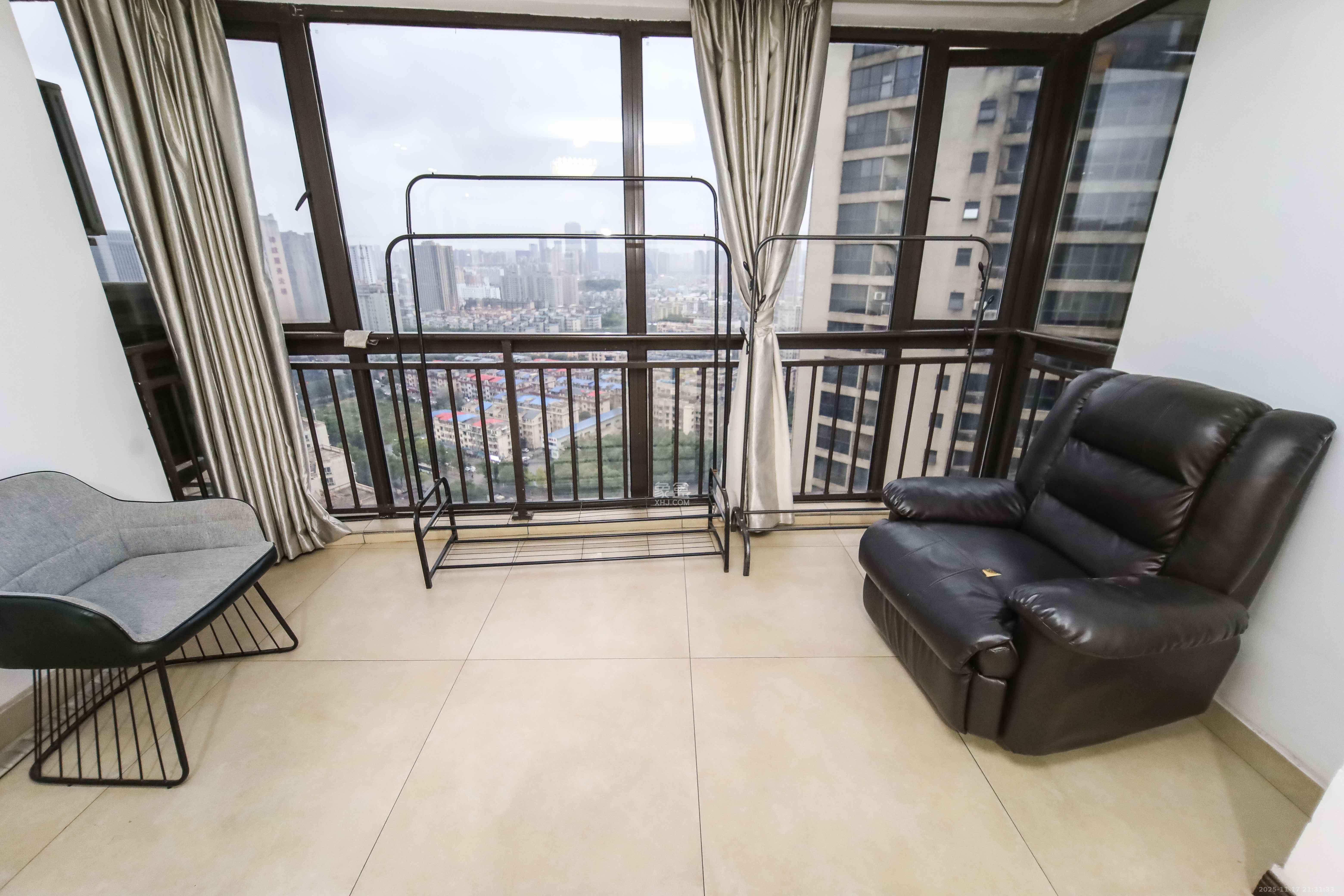 上东辛顿公寓 3室2厅2卫 85.0万 上东辛顿公寓 3室2厅2卫 85.0万阳台